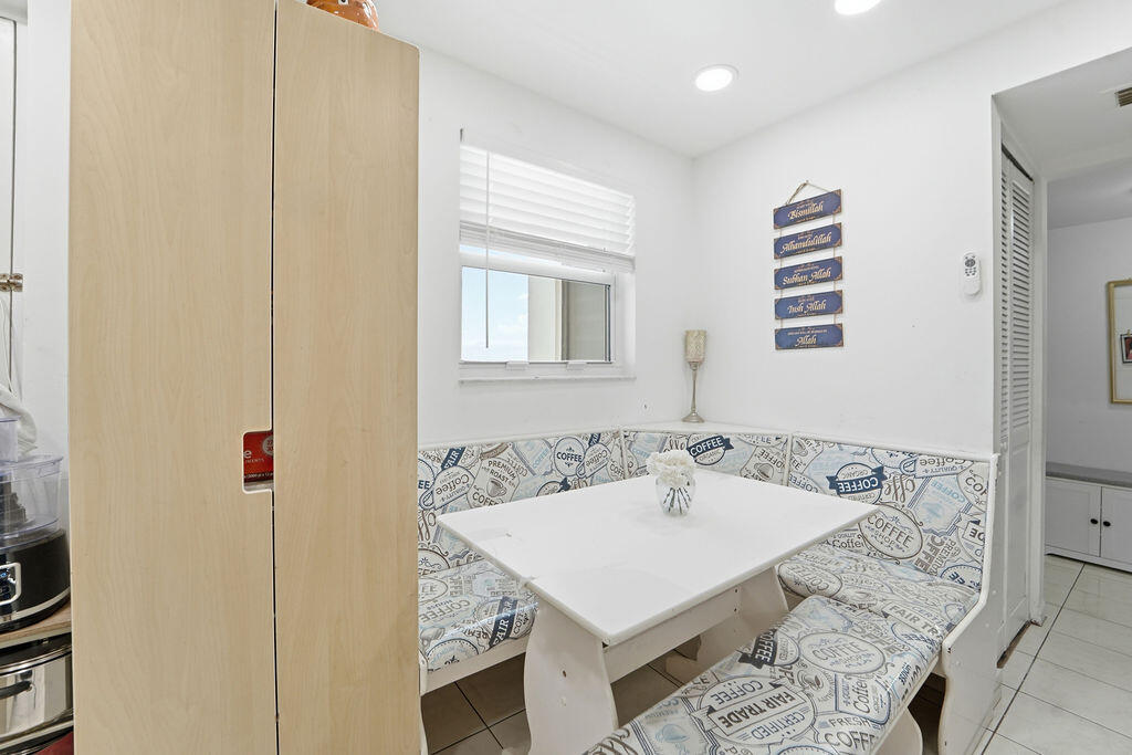 BOCA TEECA CONDO 9 - Residential