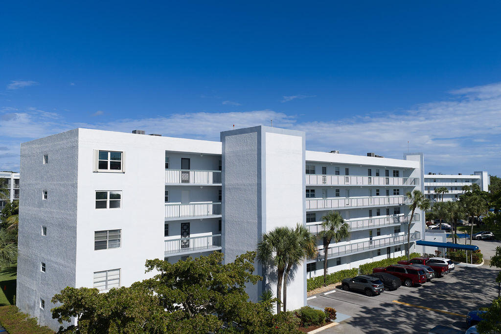 BOCA TEECA CONDO 9 - Residential