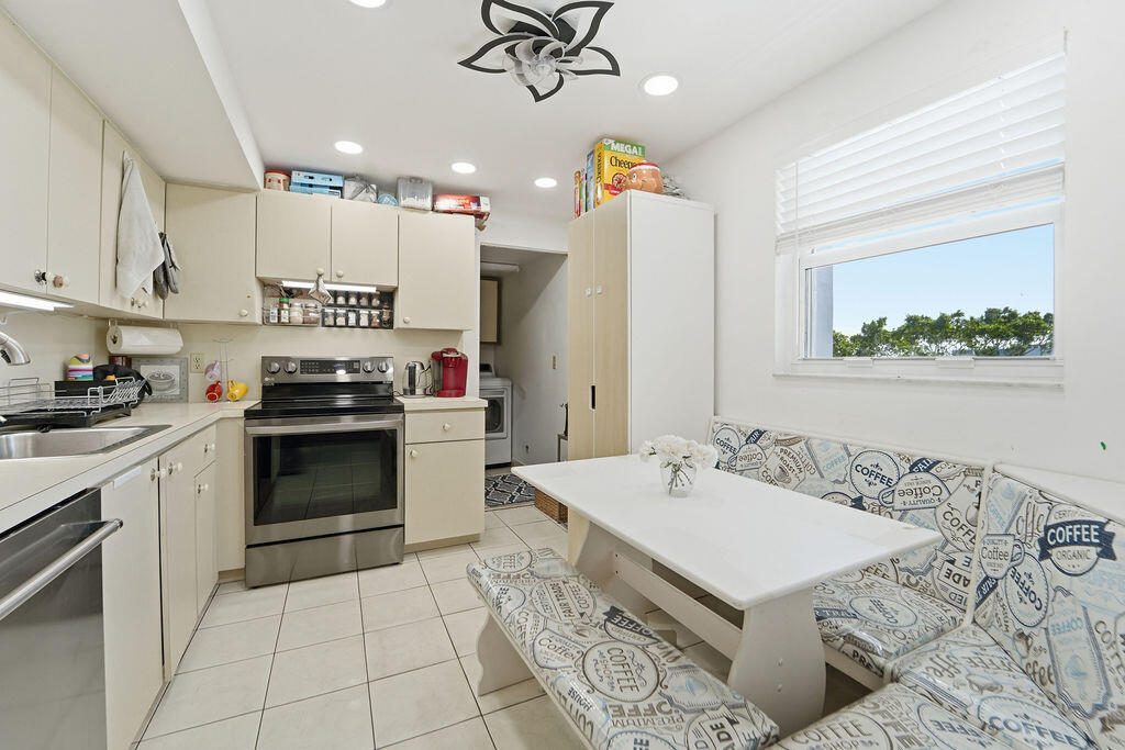 BOCA TEECA CONDO 9 - Residential