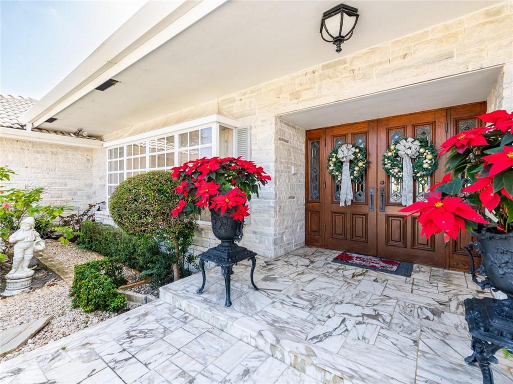 Del Lago Isle 42-2 B - Residential