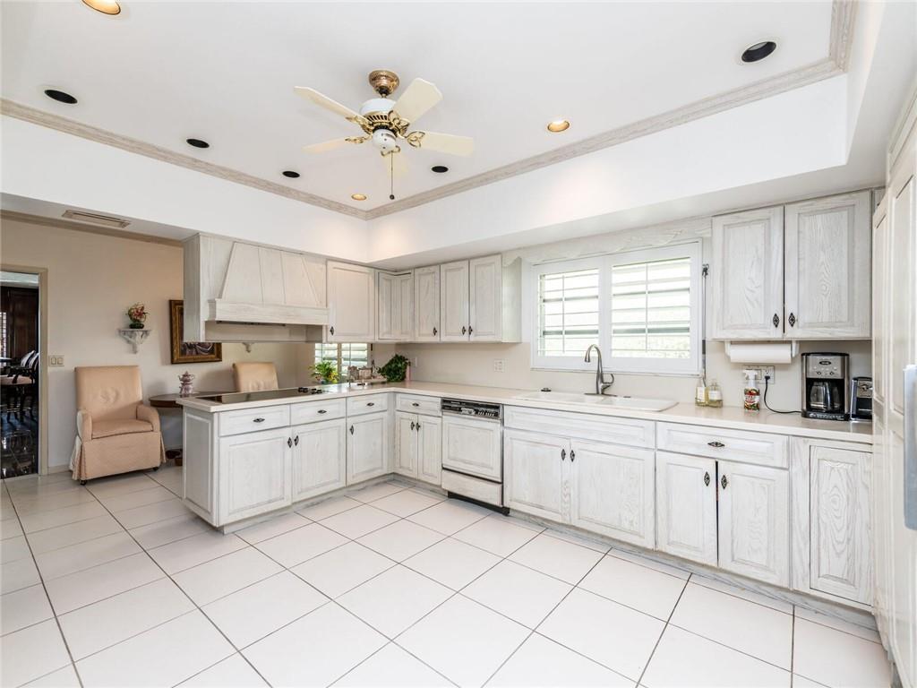 Del Lago Isle 42-2 B - Residential