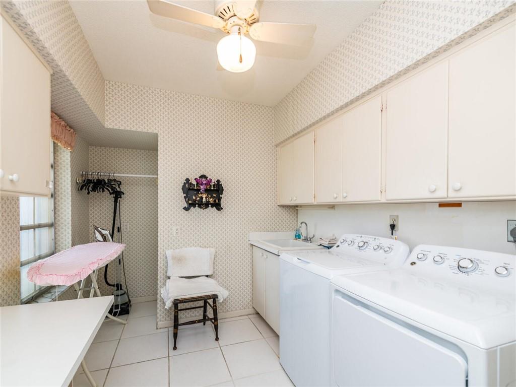 Del Lago Isle 42-2 B - Residential