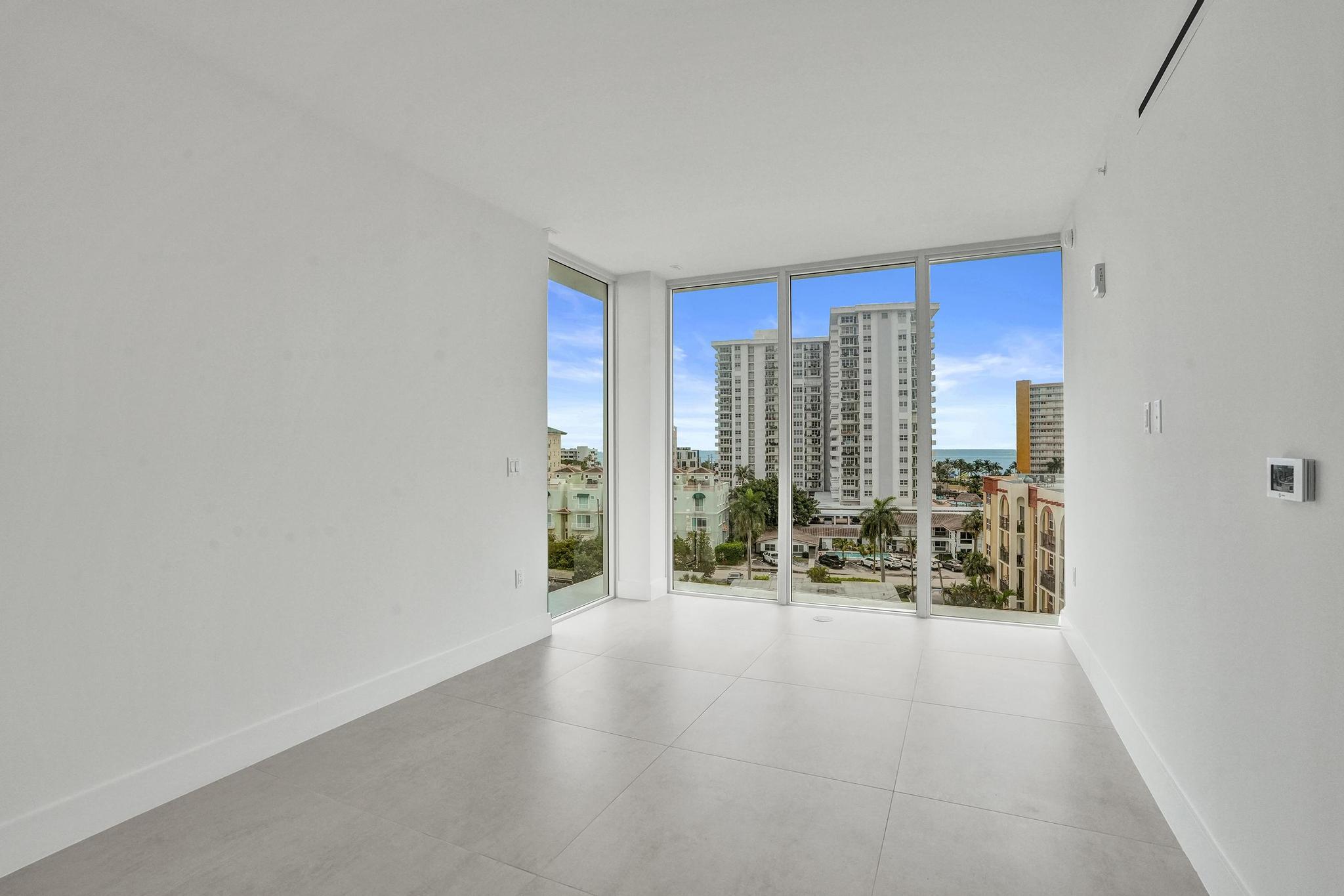 Entourage in the Sun - Residential