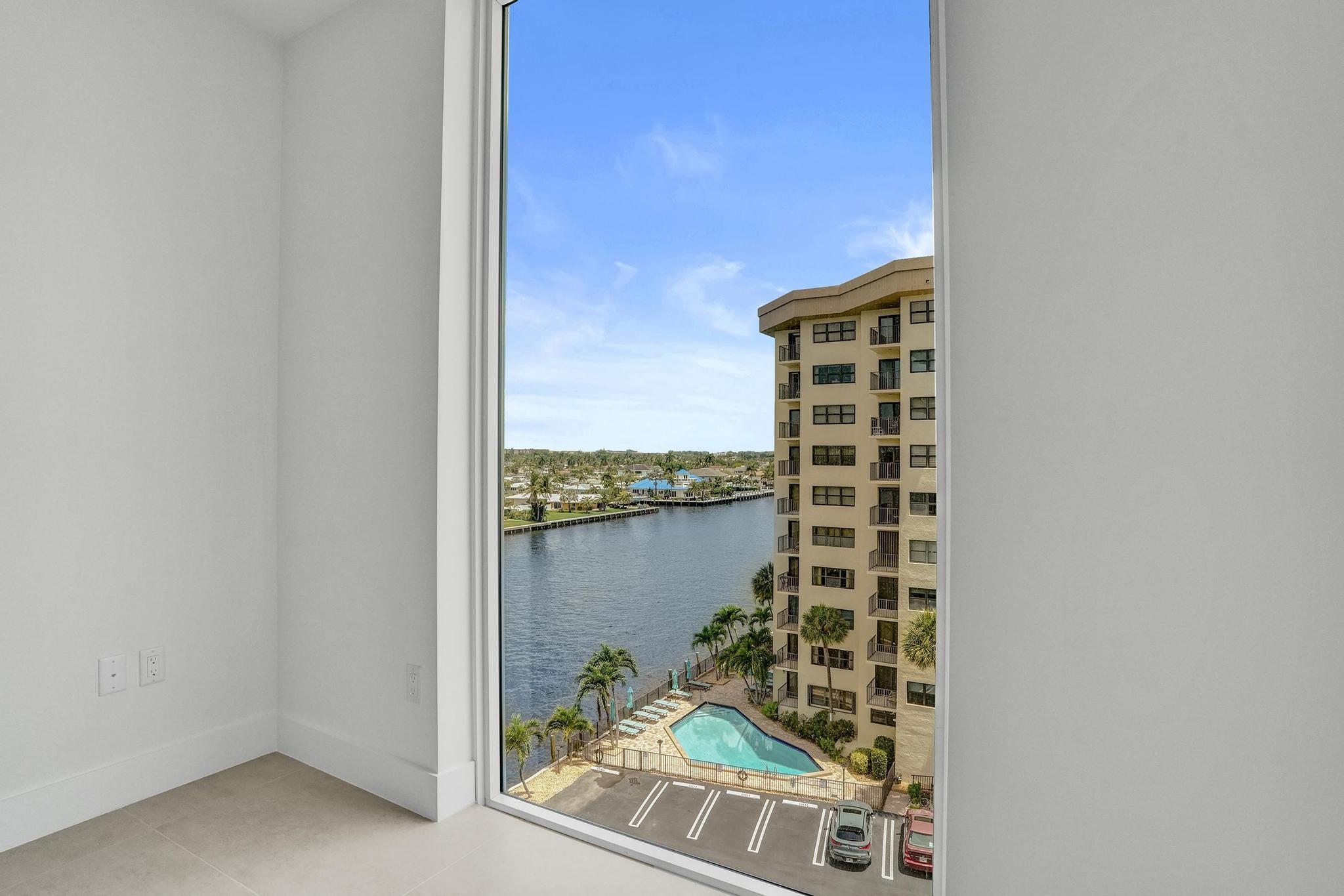 Entourage in the Sun - Residential