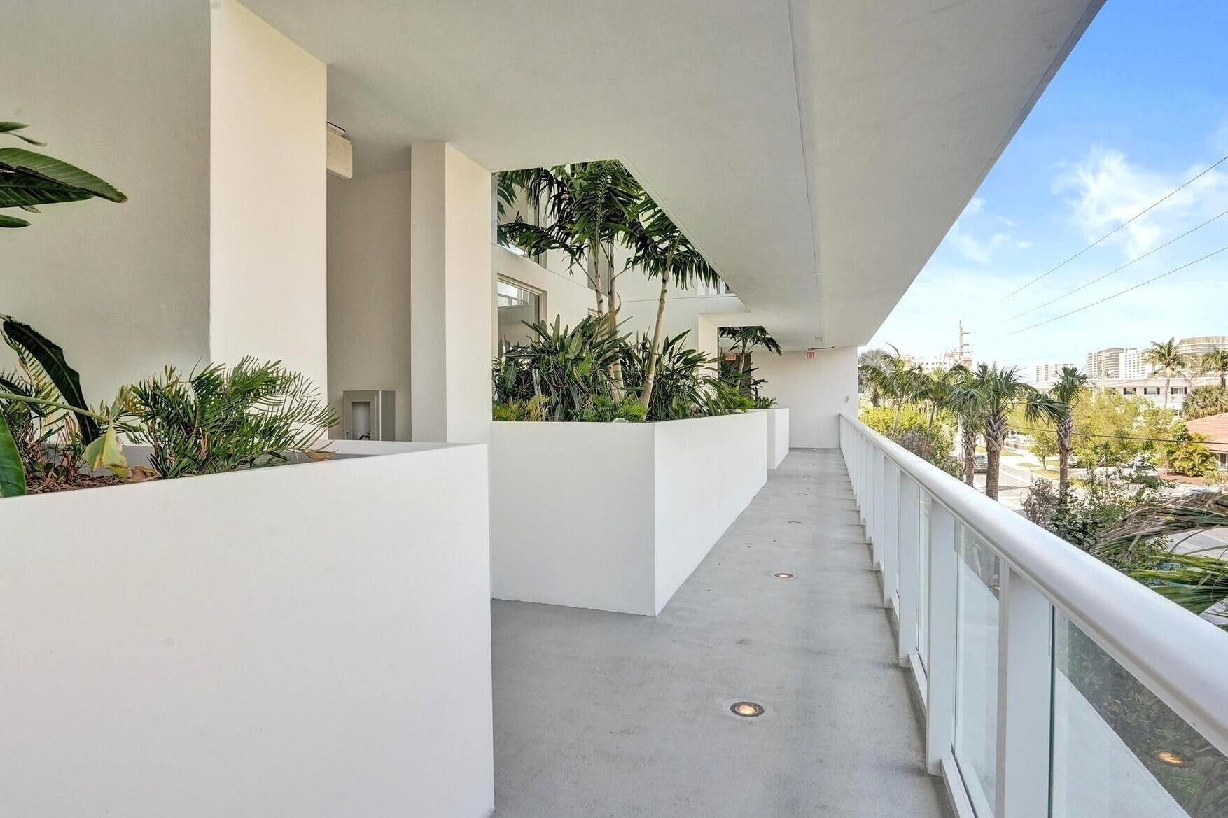 Entourage in the Sun - Residential