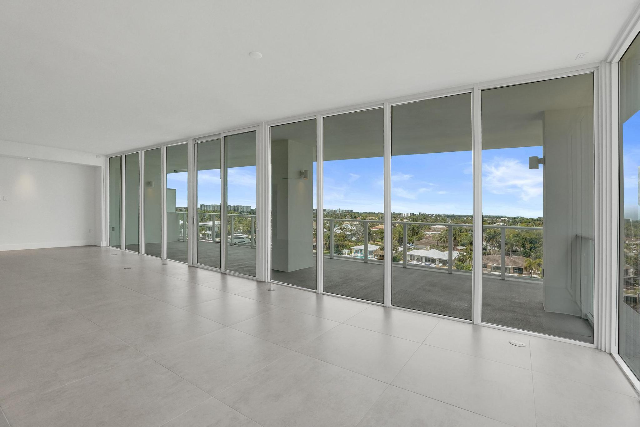 Entourage in the Sun - Residential