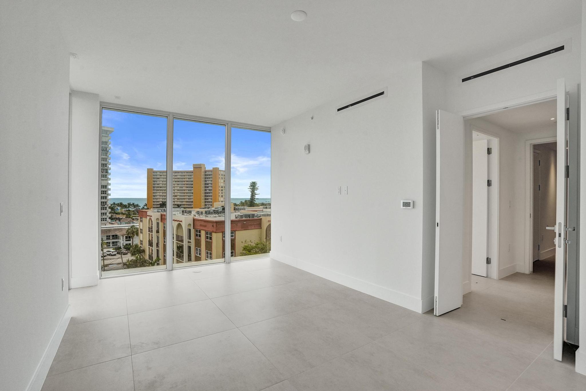 Entourage in the Sun - Residential