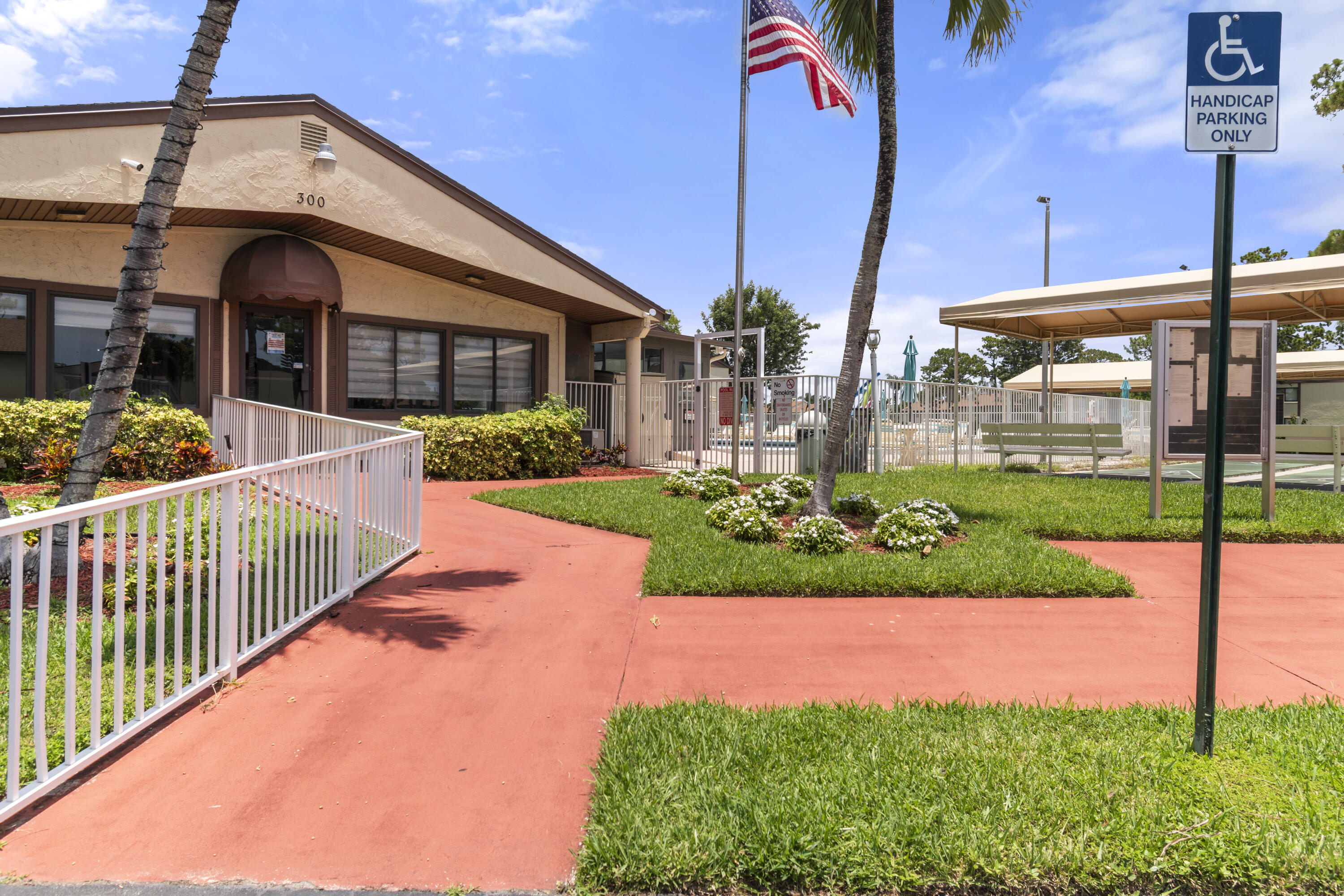 PINE RIDGE SOUTH - Residential