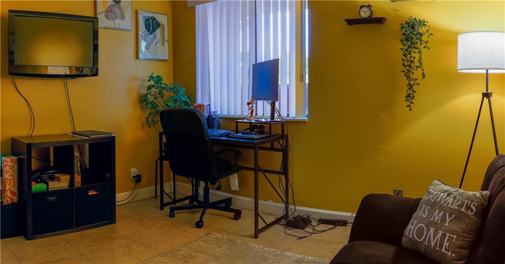 ROYALE GARDENS CONDO - Residential