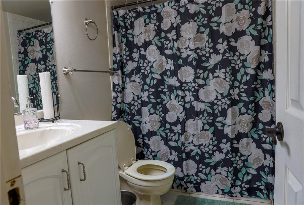 ROYALE GARDENS CONDO - Residential