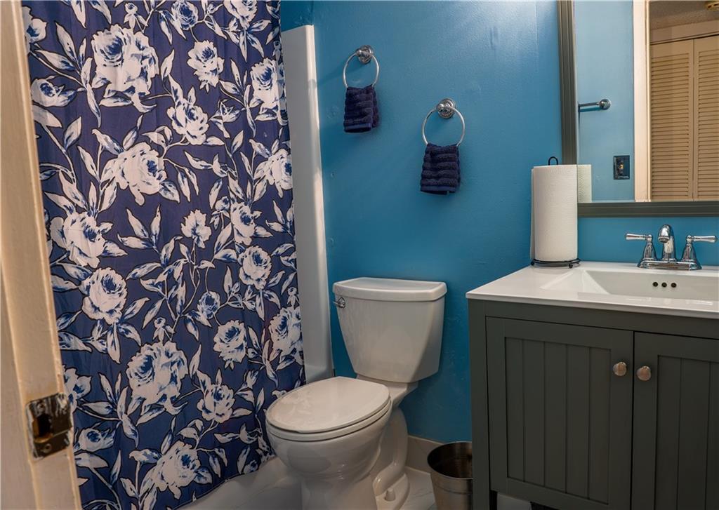 ROYALE GARDENS CONDO - Residential