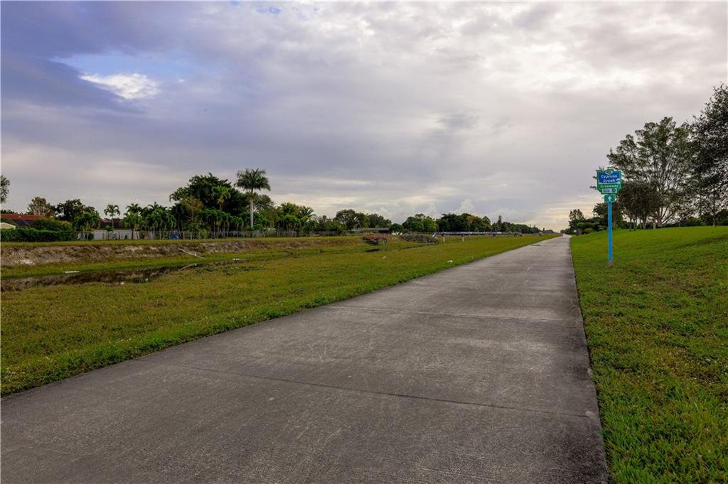 ROYALE GARDENS CONDO - Residential