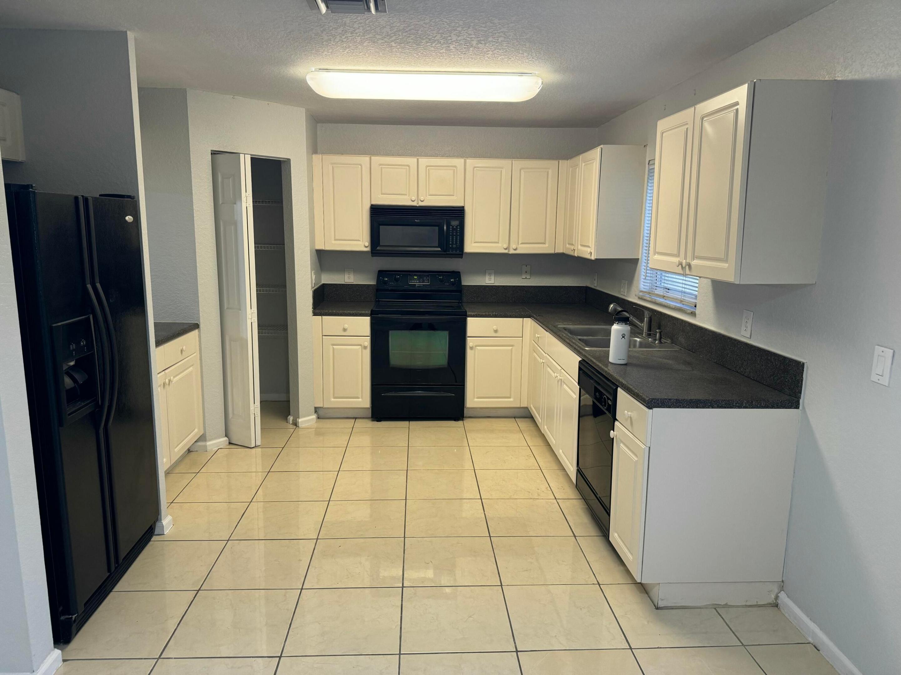 WATERWAYS TAHERI - Residential Lease