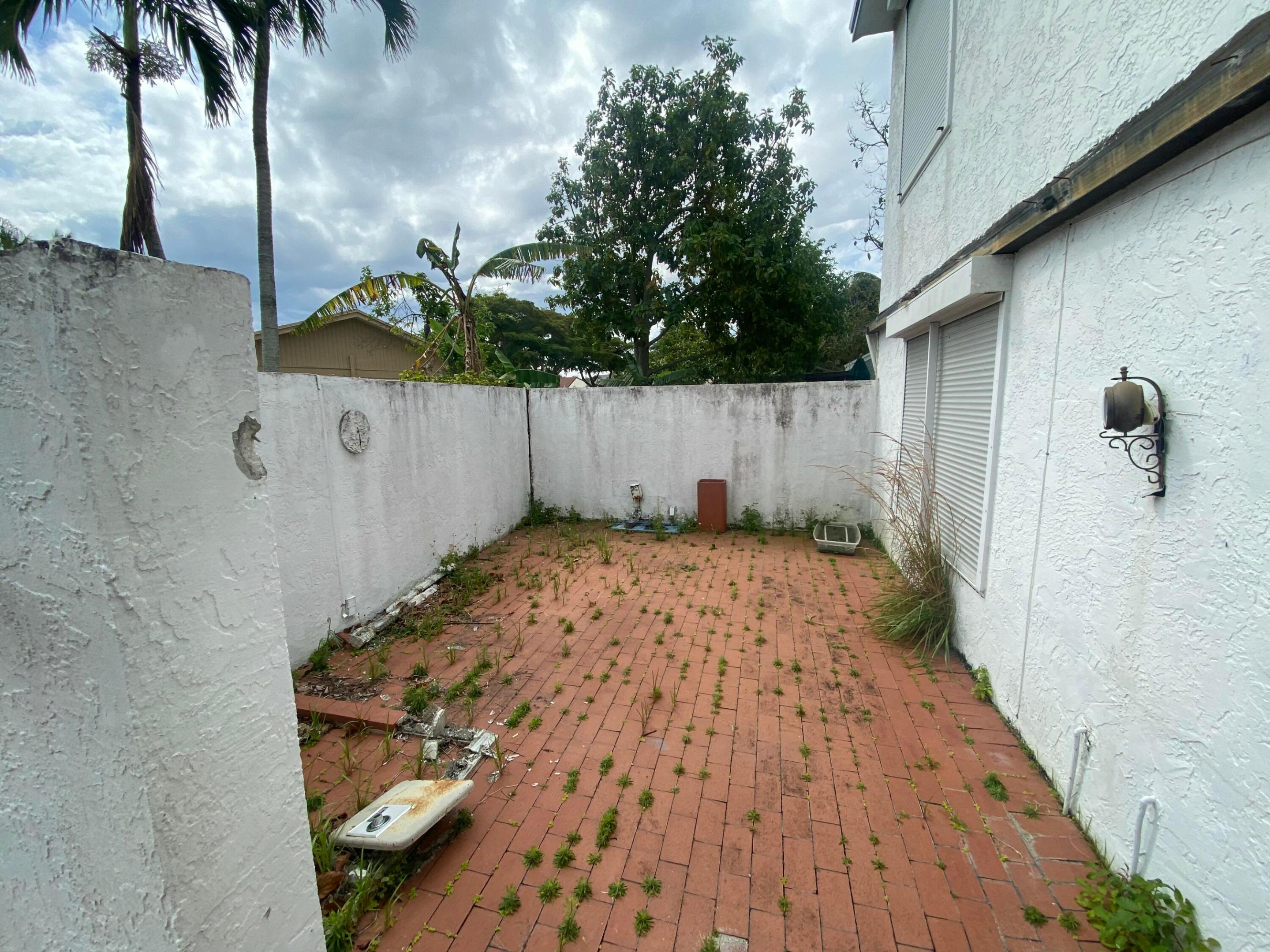 LAKES OF TARA UNIT 2 - Residential