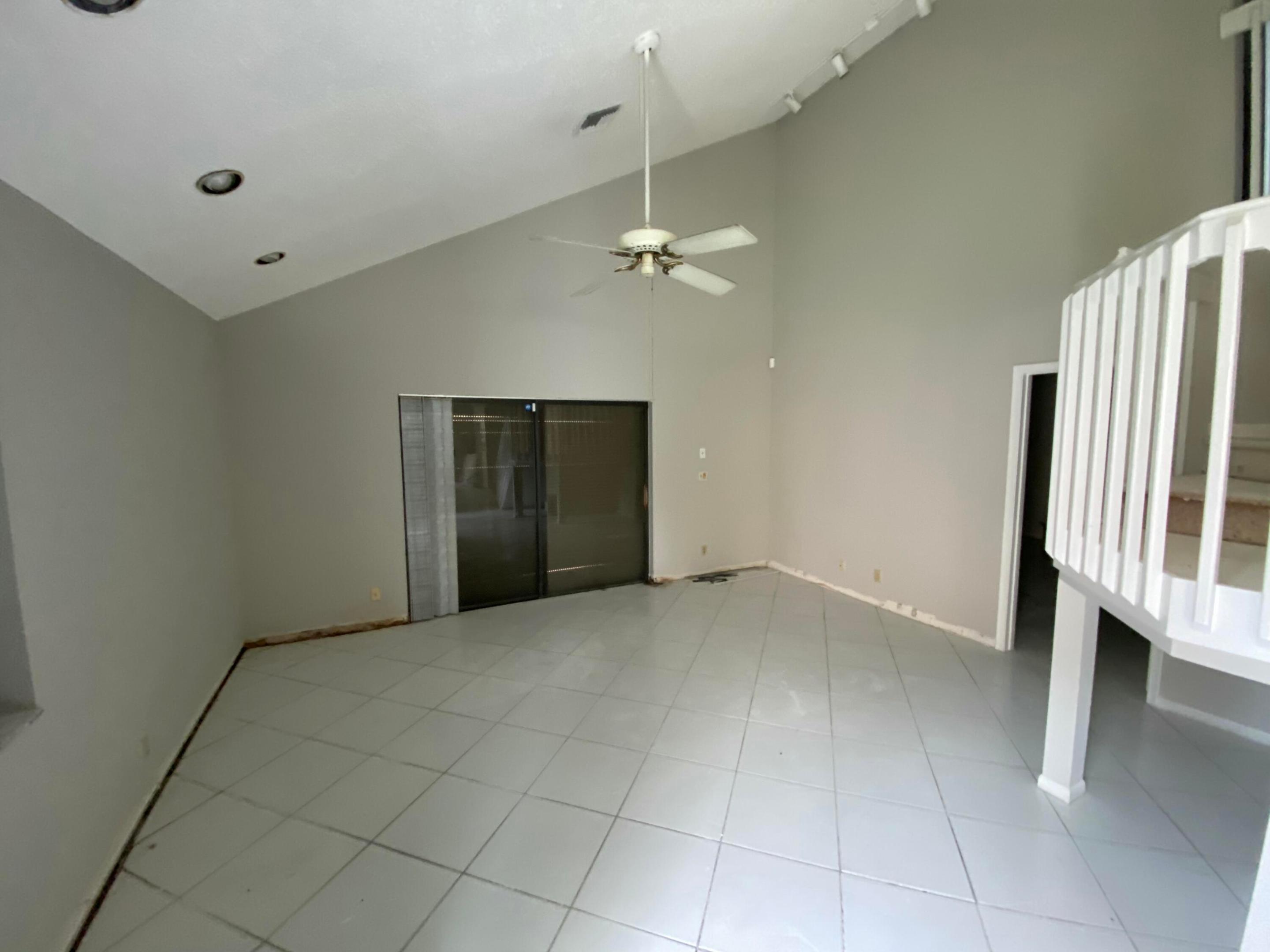 LAKES OF TARA UNIT 2 - Residential
