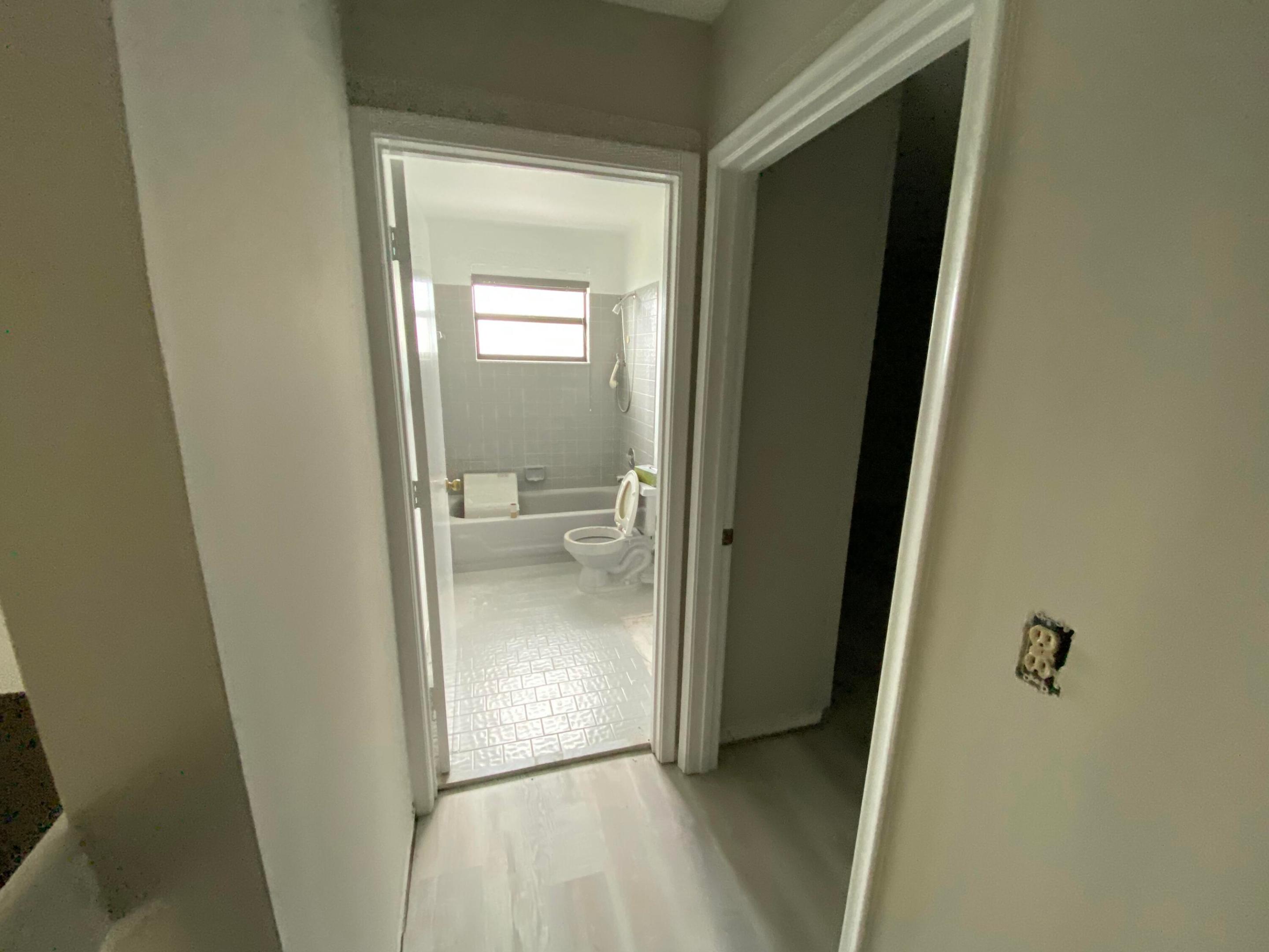LAKES OF TARA UNIT 2 - Residential