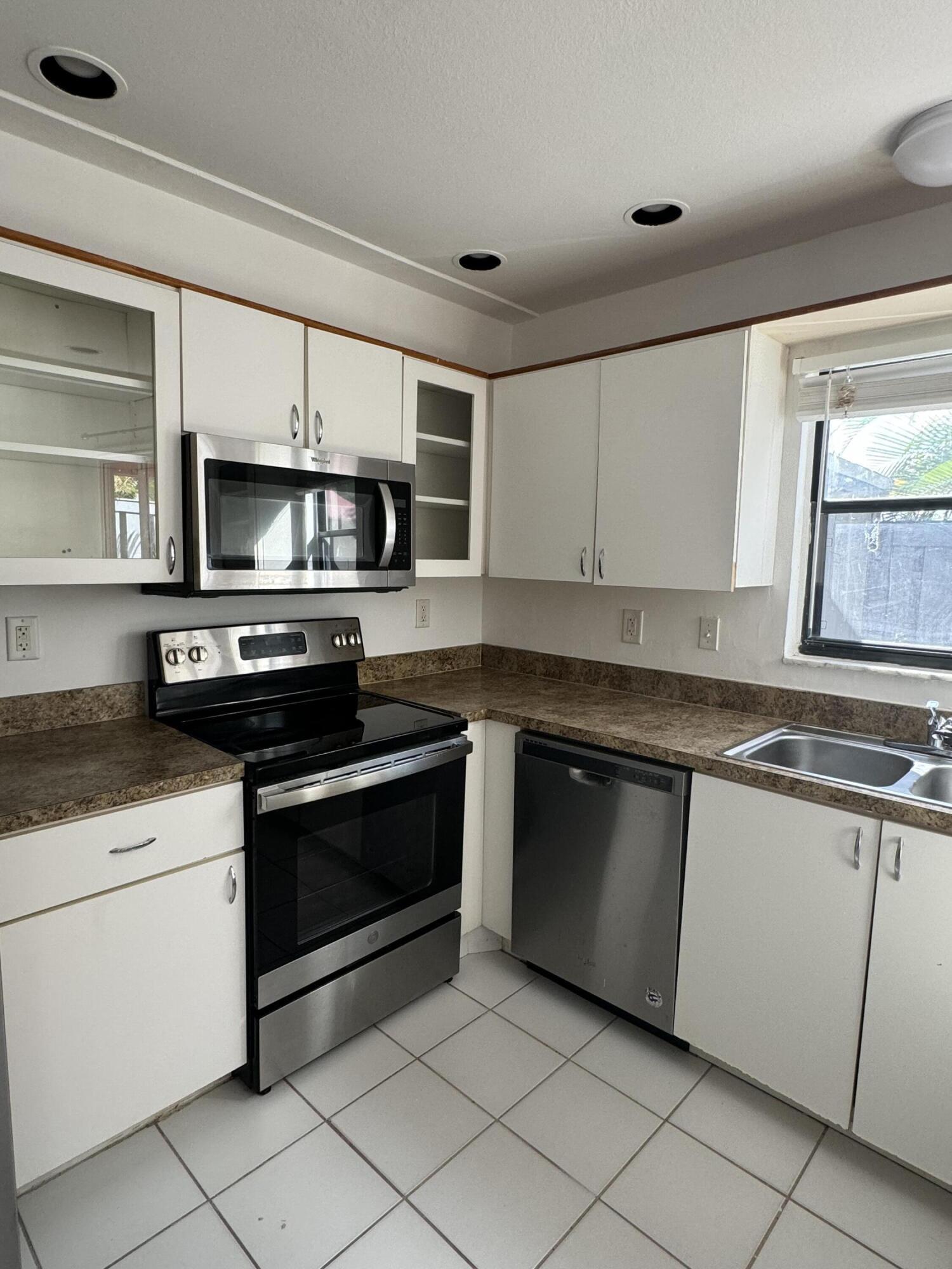 CYPRESS VILLAS - Residential