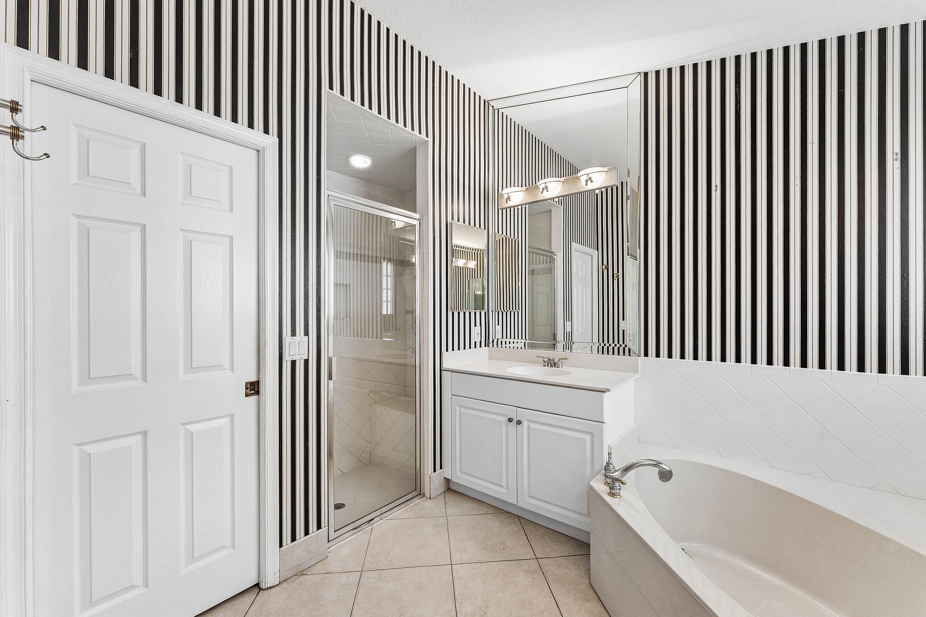 Limoge at the Cascades - Residential