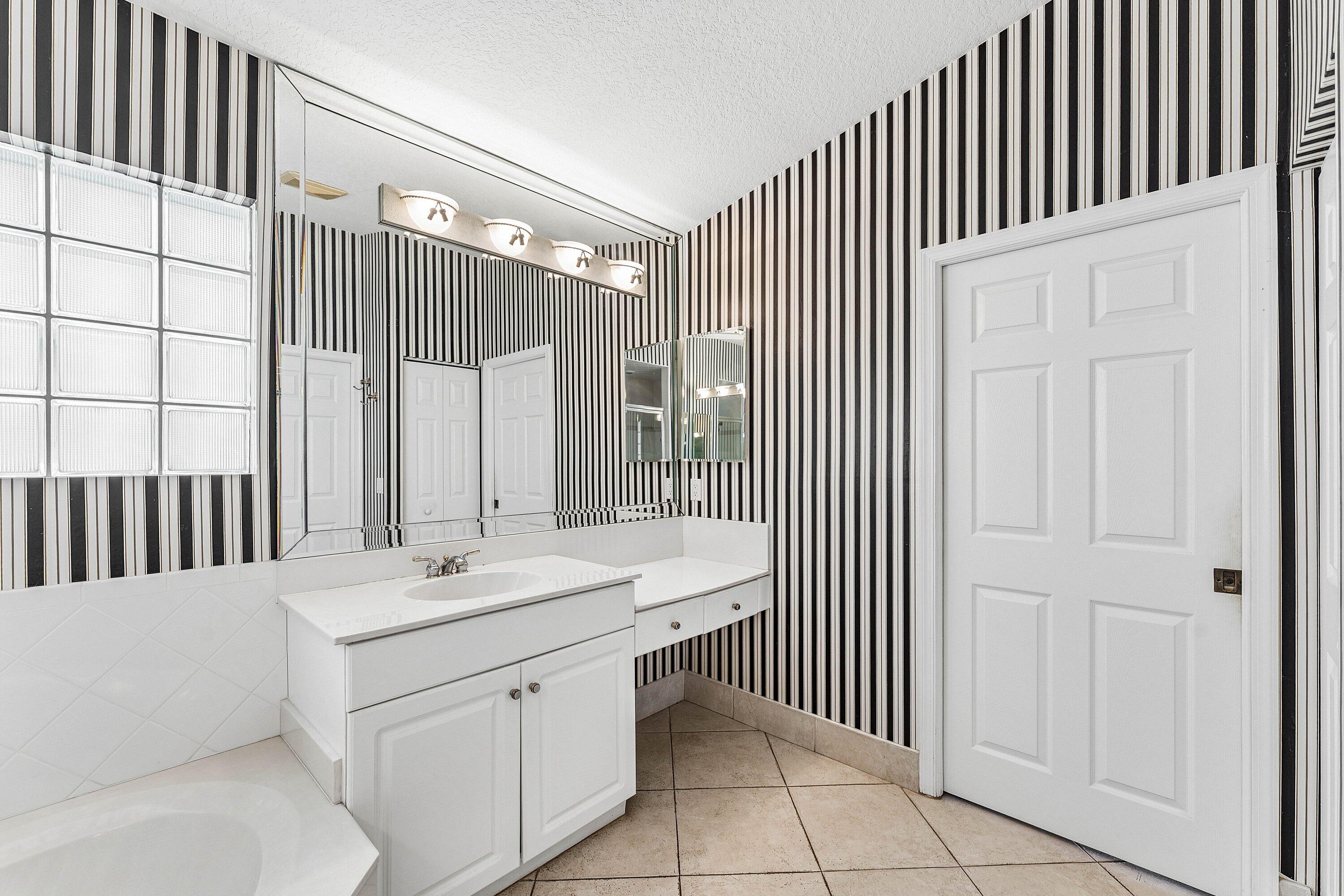Limoge at the Cascades - Residential