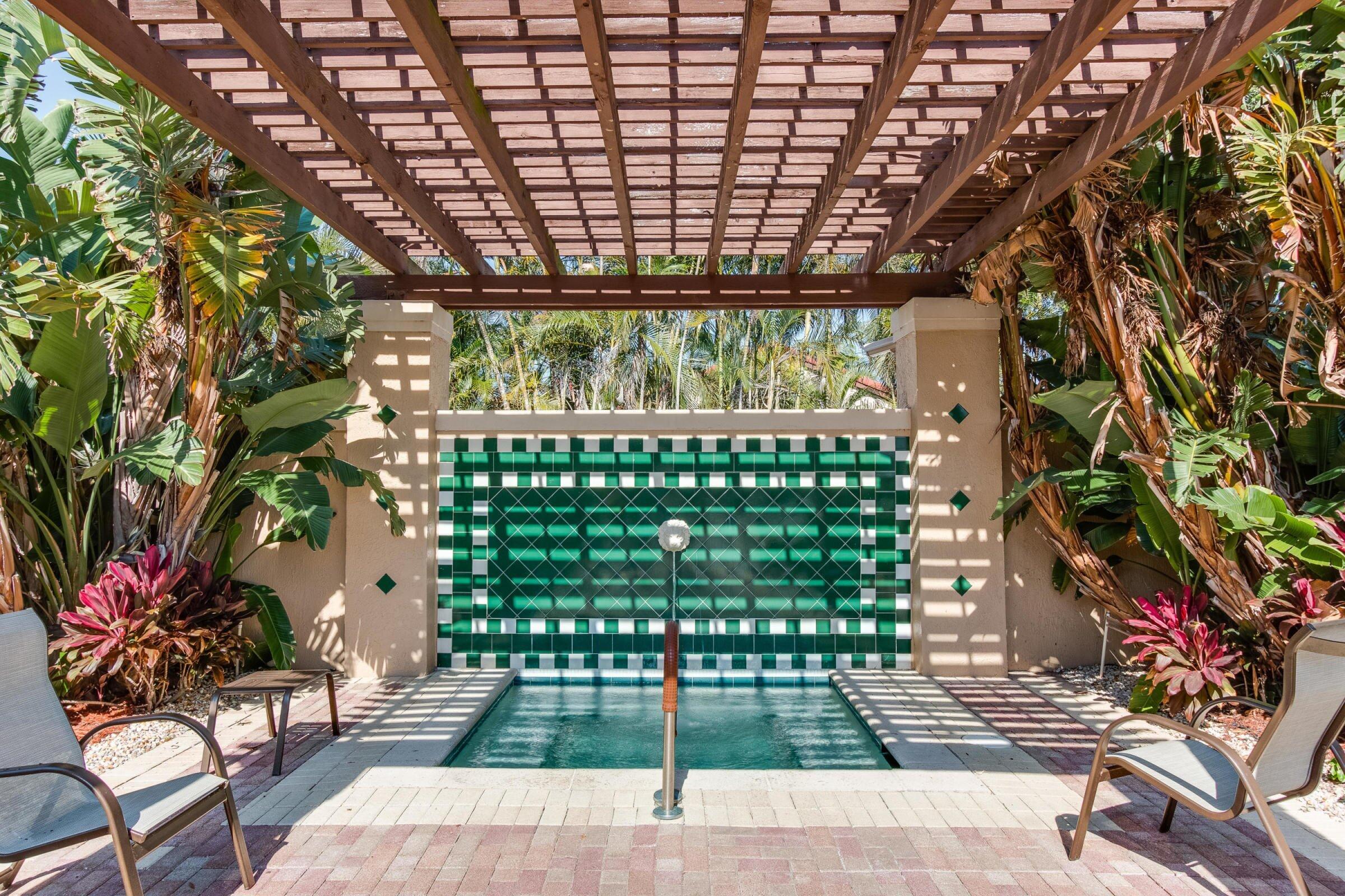 Limoge at the Cascades - Residential