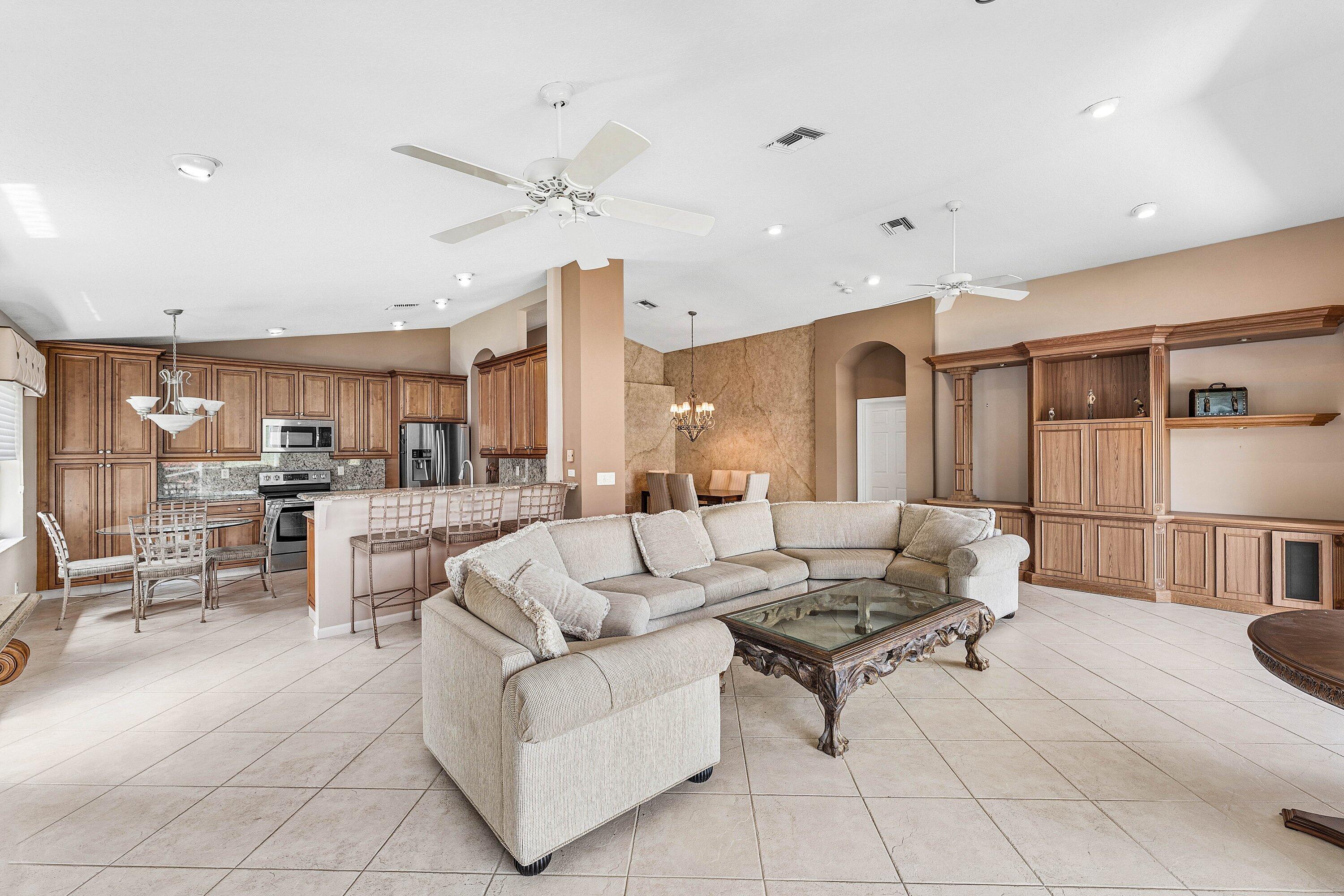 Limoge at the Cascades - Residential