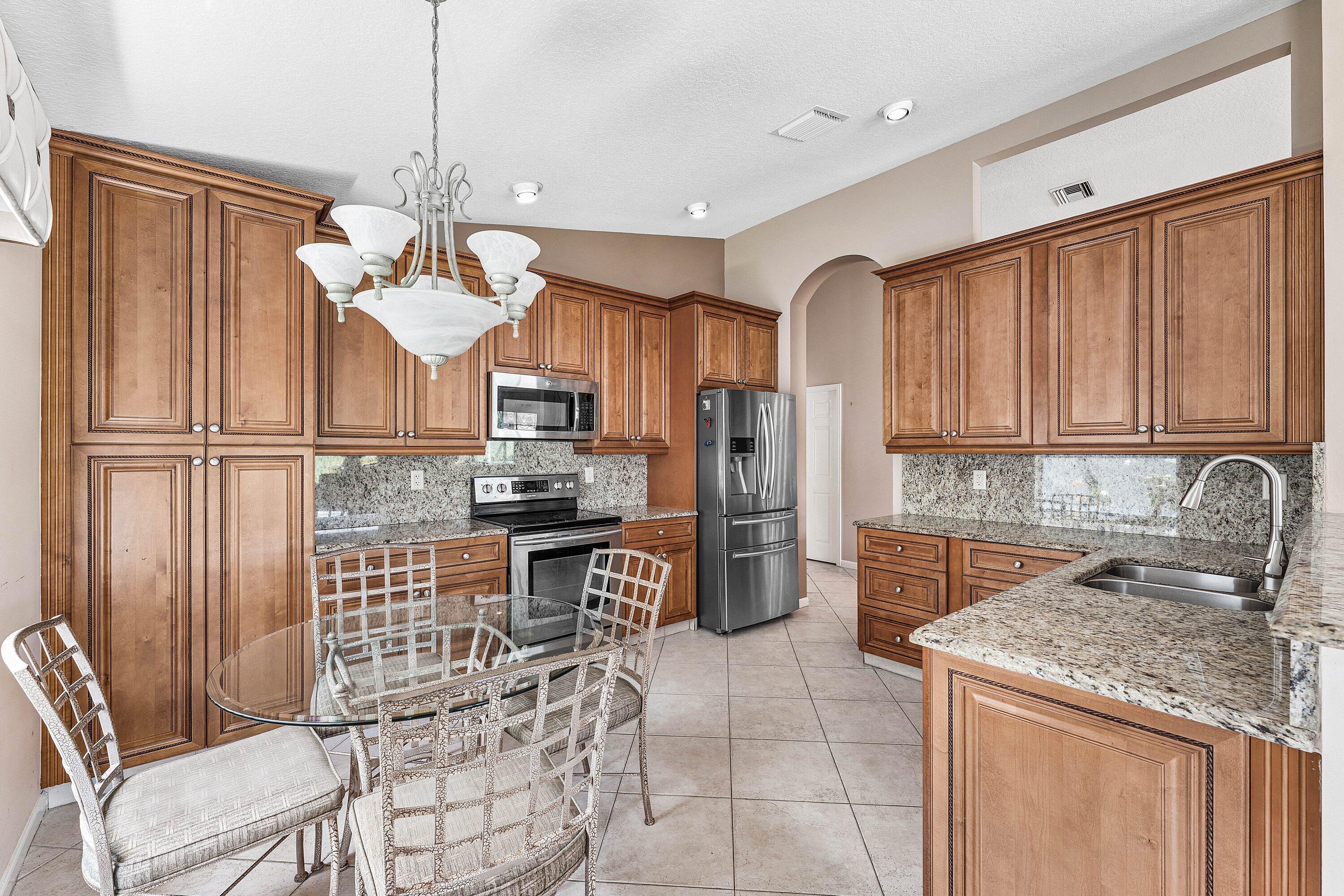 Limoge at the Cascades - Residential