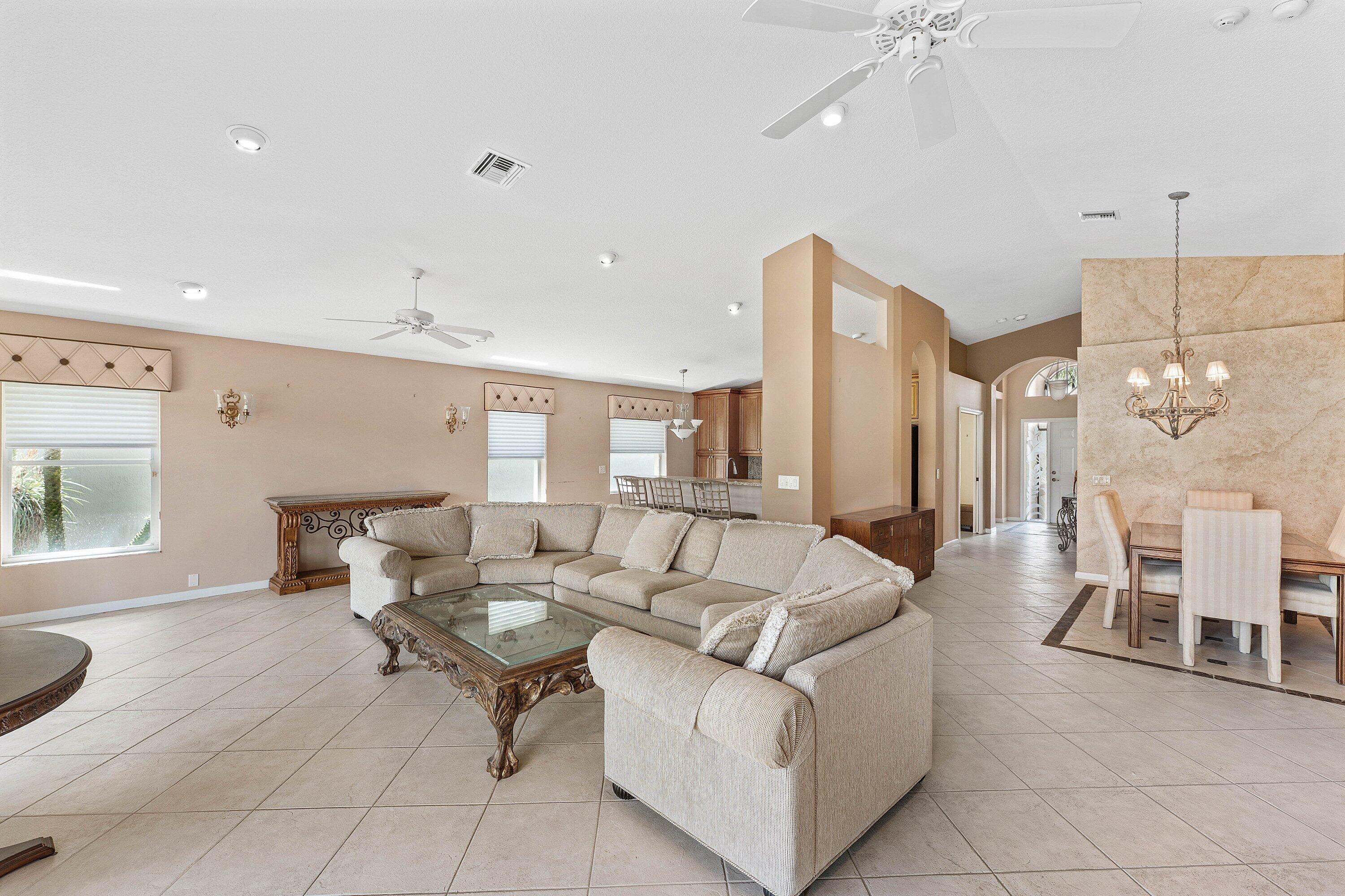 Limoge at the Cascades - Residential