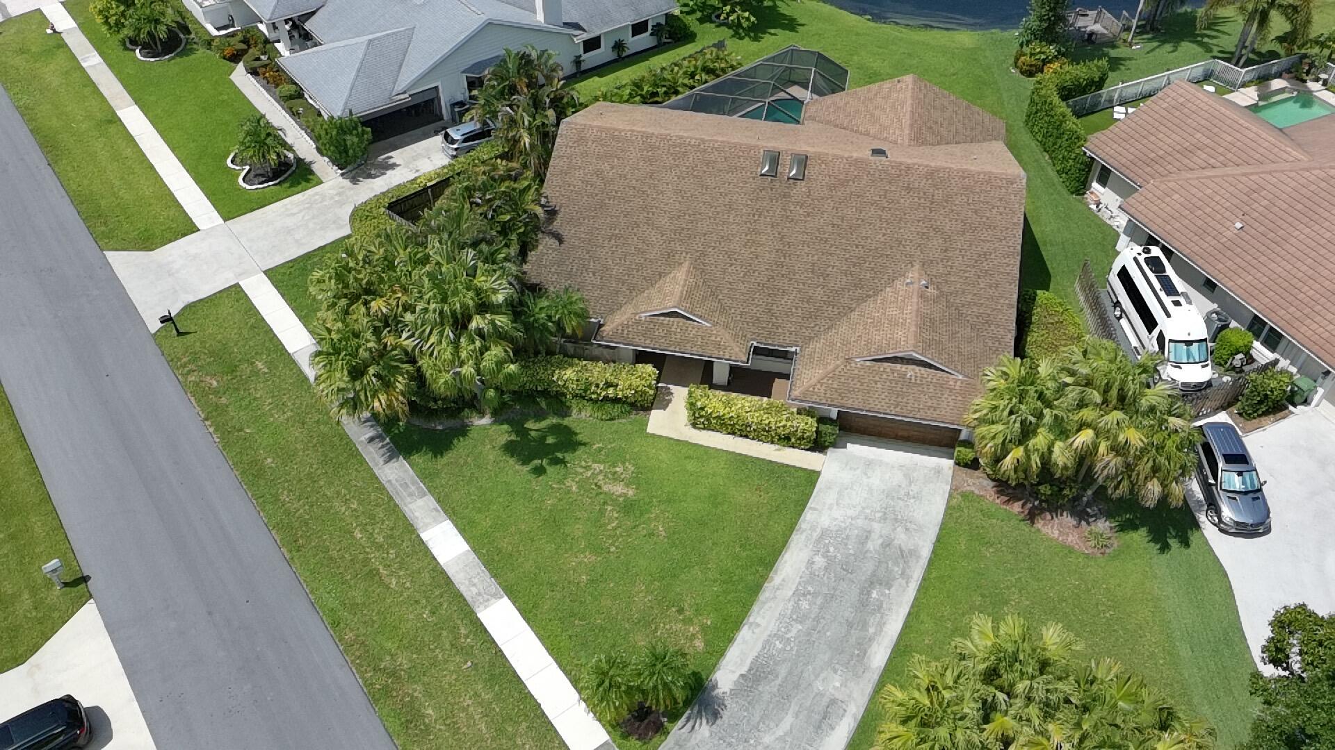 GREENVIEW SHORES 2 OF WELLINGTON - Residential