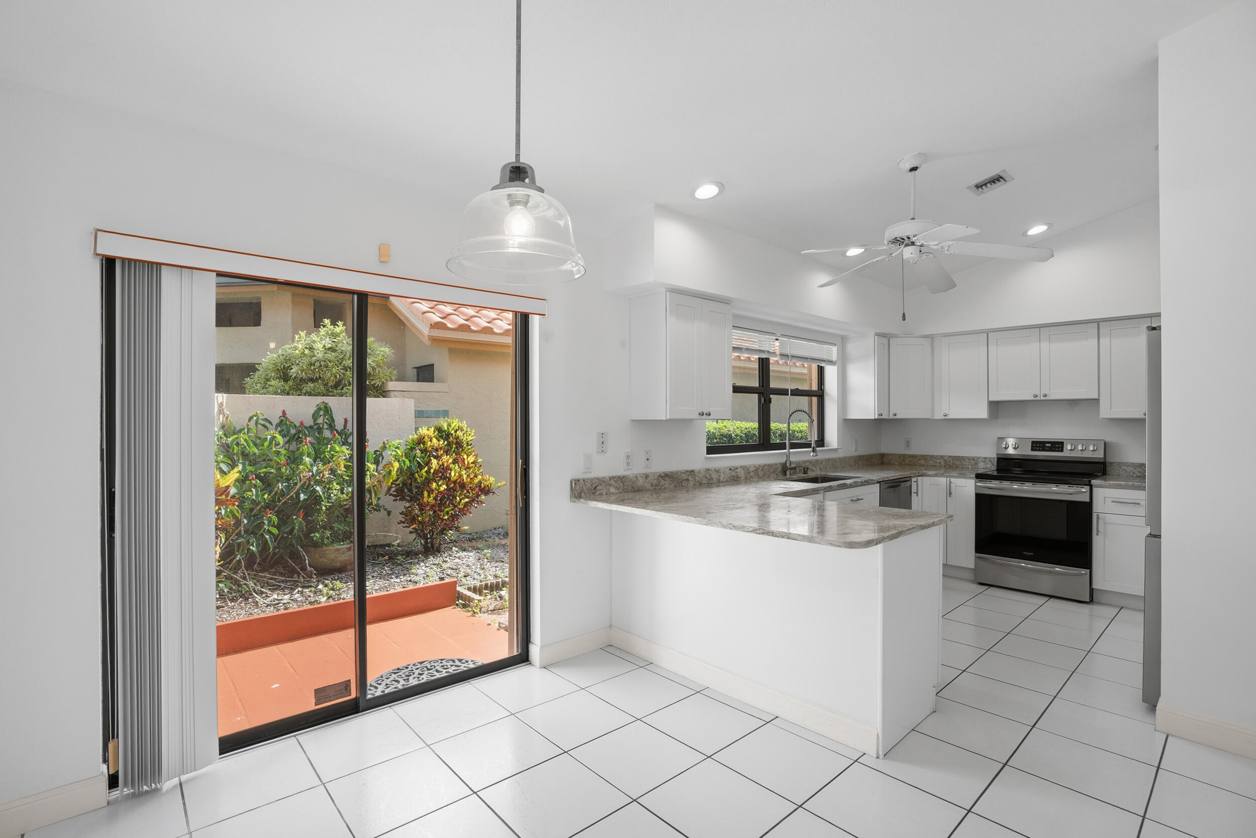 LA MARIPOSA - Residential