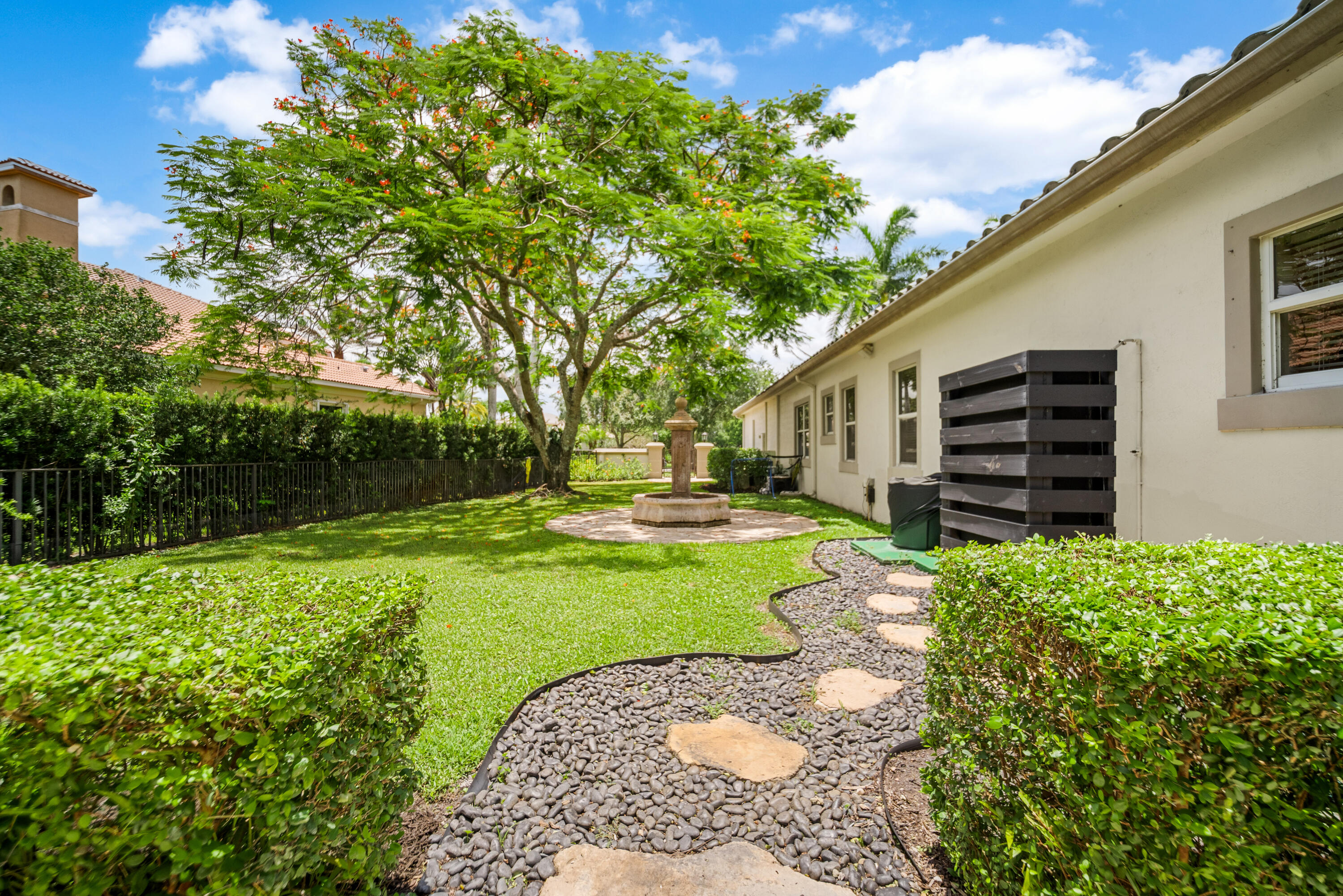 FOX RIDGE - Residential