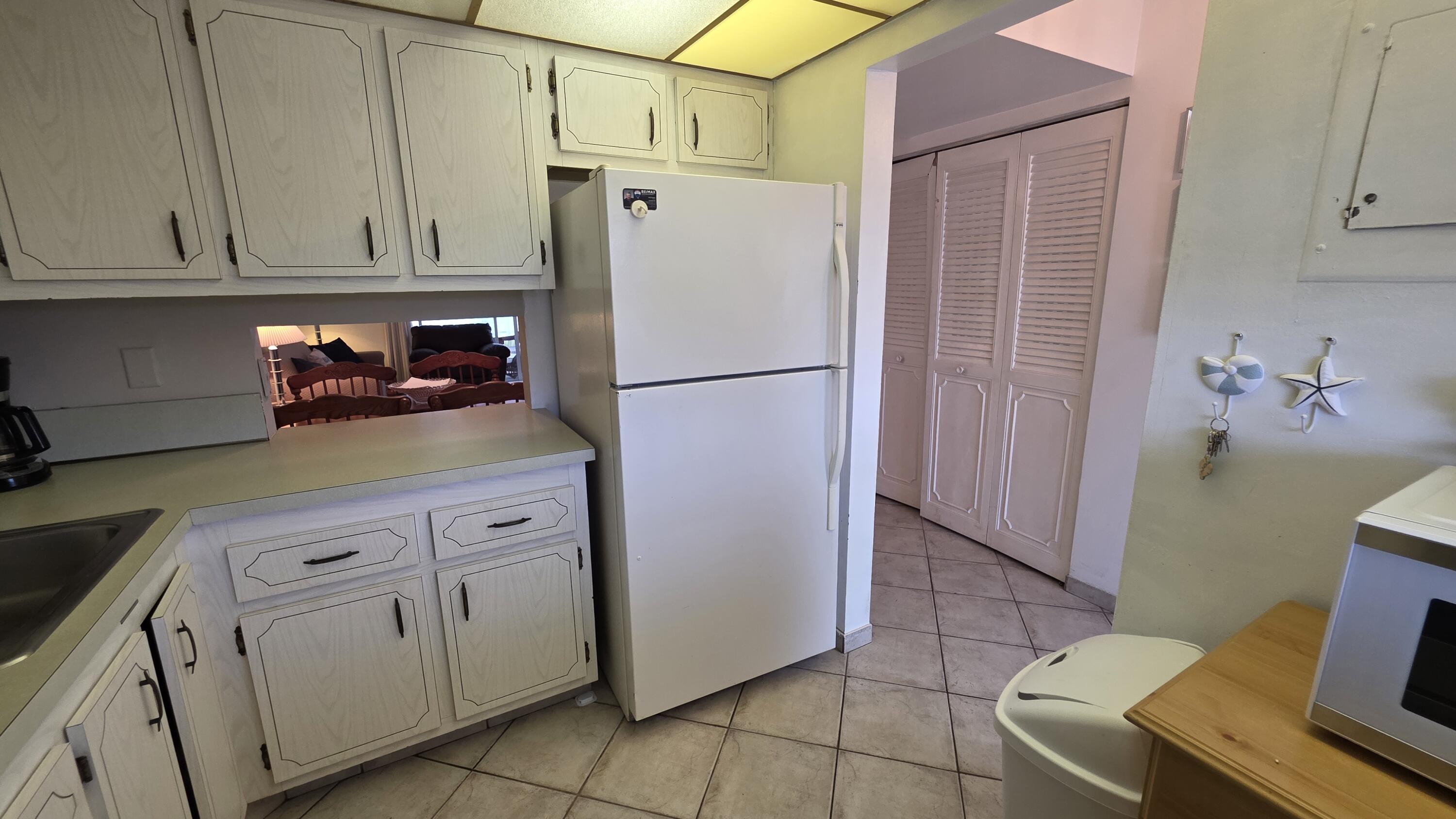 LAUDERDALE OAKS CONDO XVI - Residential