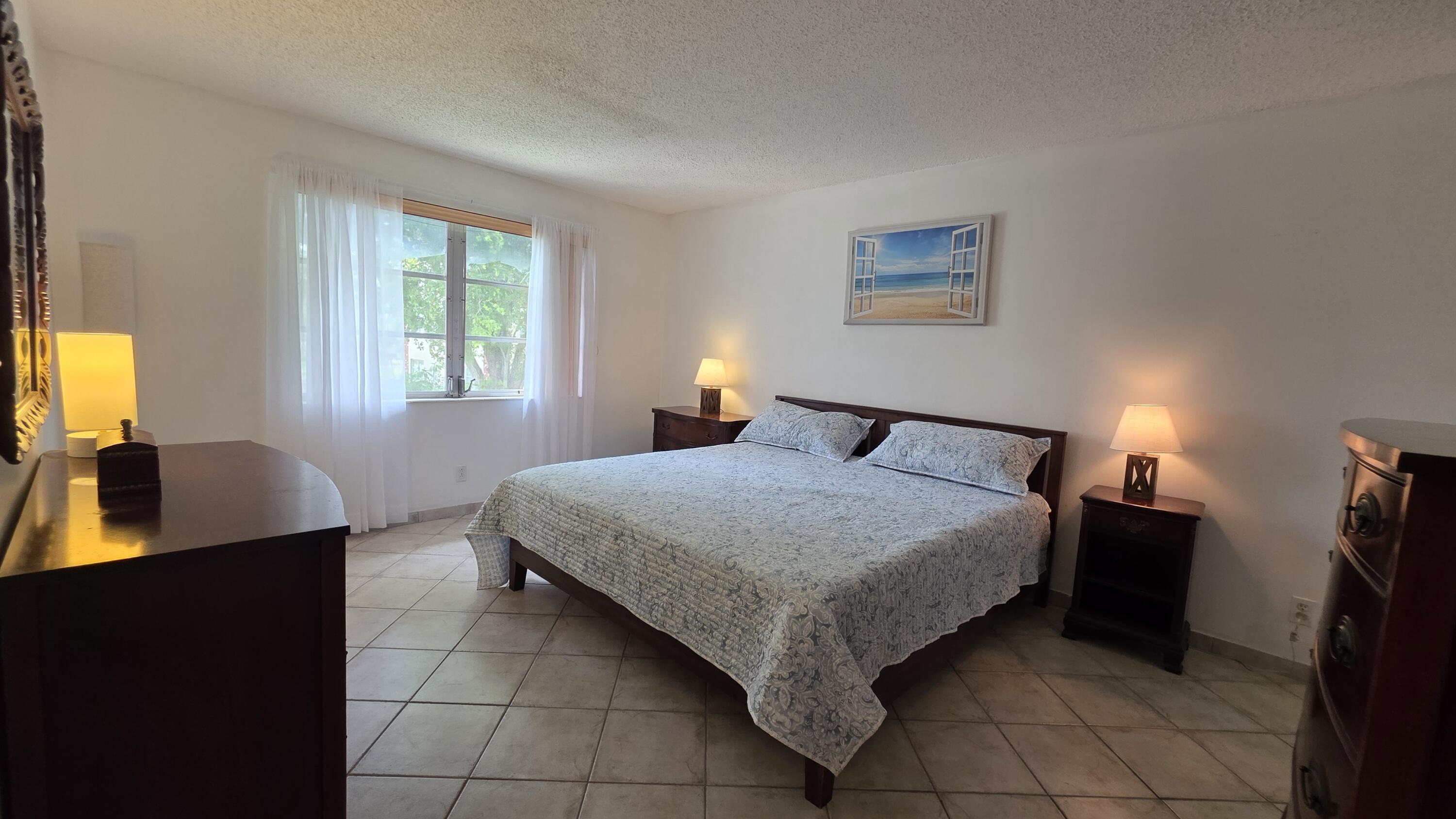 LAUDERDALE OAKS CONDO XVI - Residential