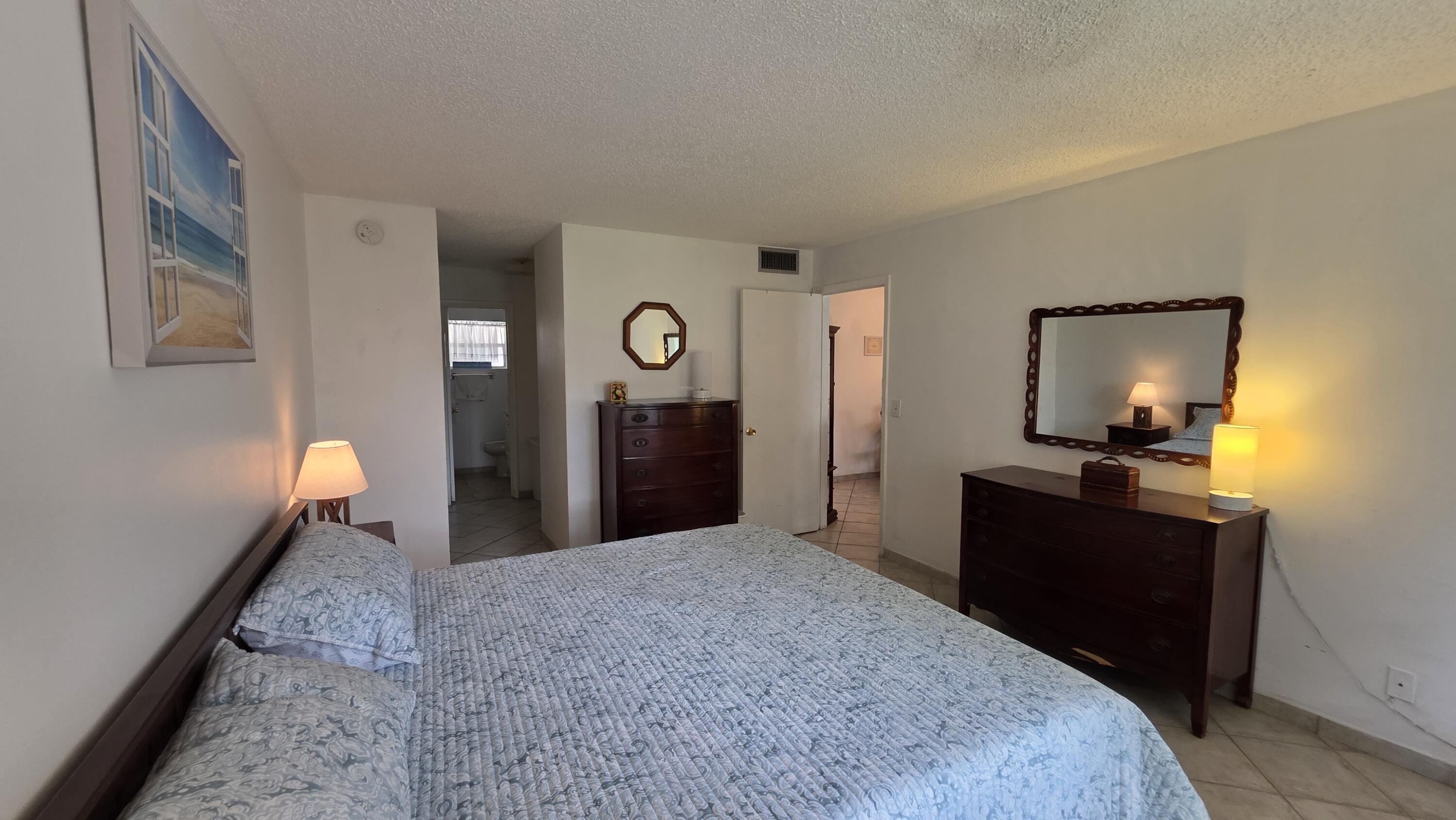LAUDERDALE OAKS CONDO XVI - Residential