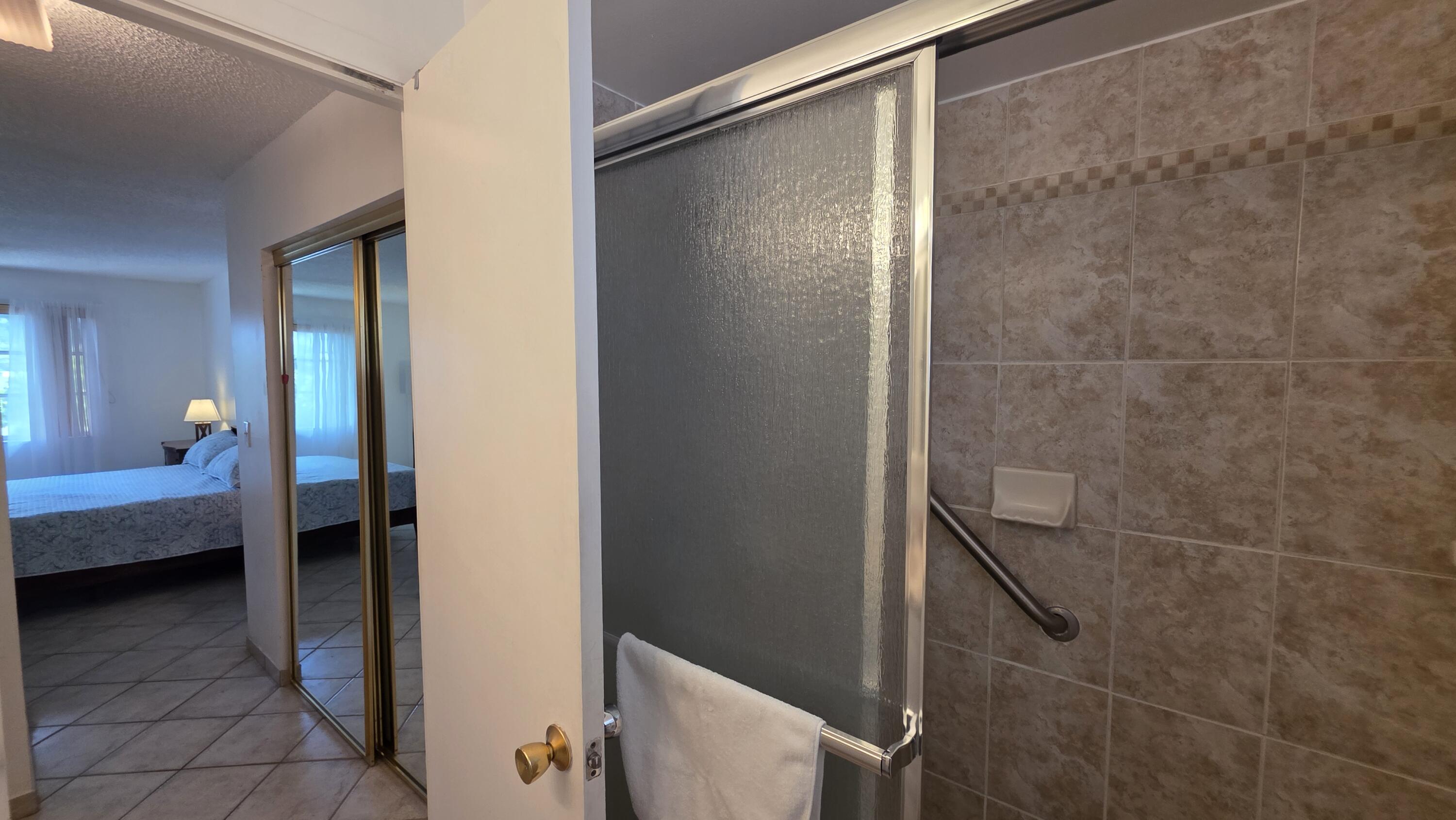 LAUDERDALE OAKS CONDO XVI - Residential