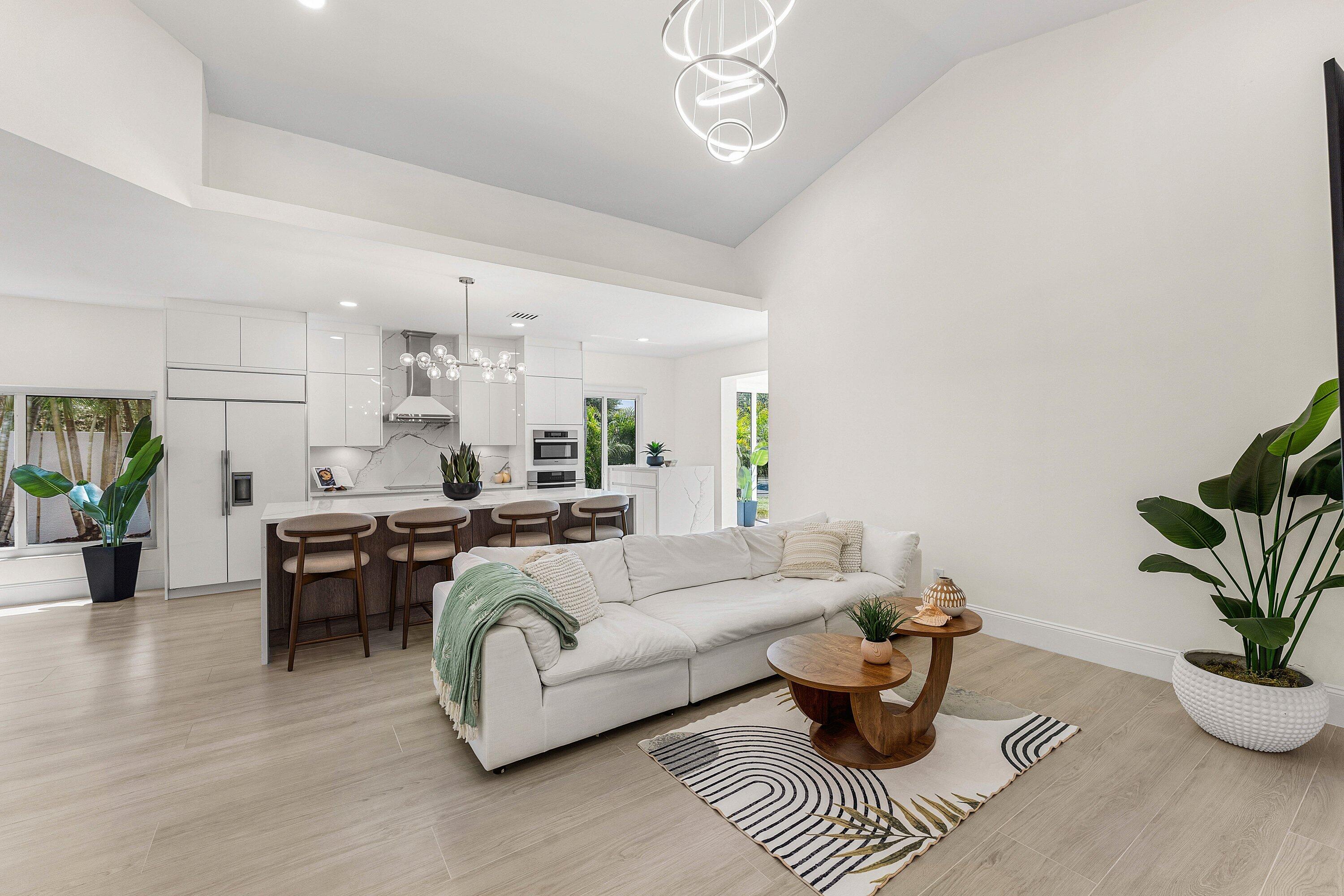DELRAY LAKES - Residential