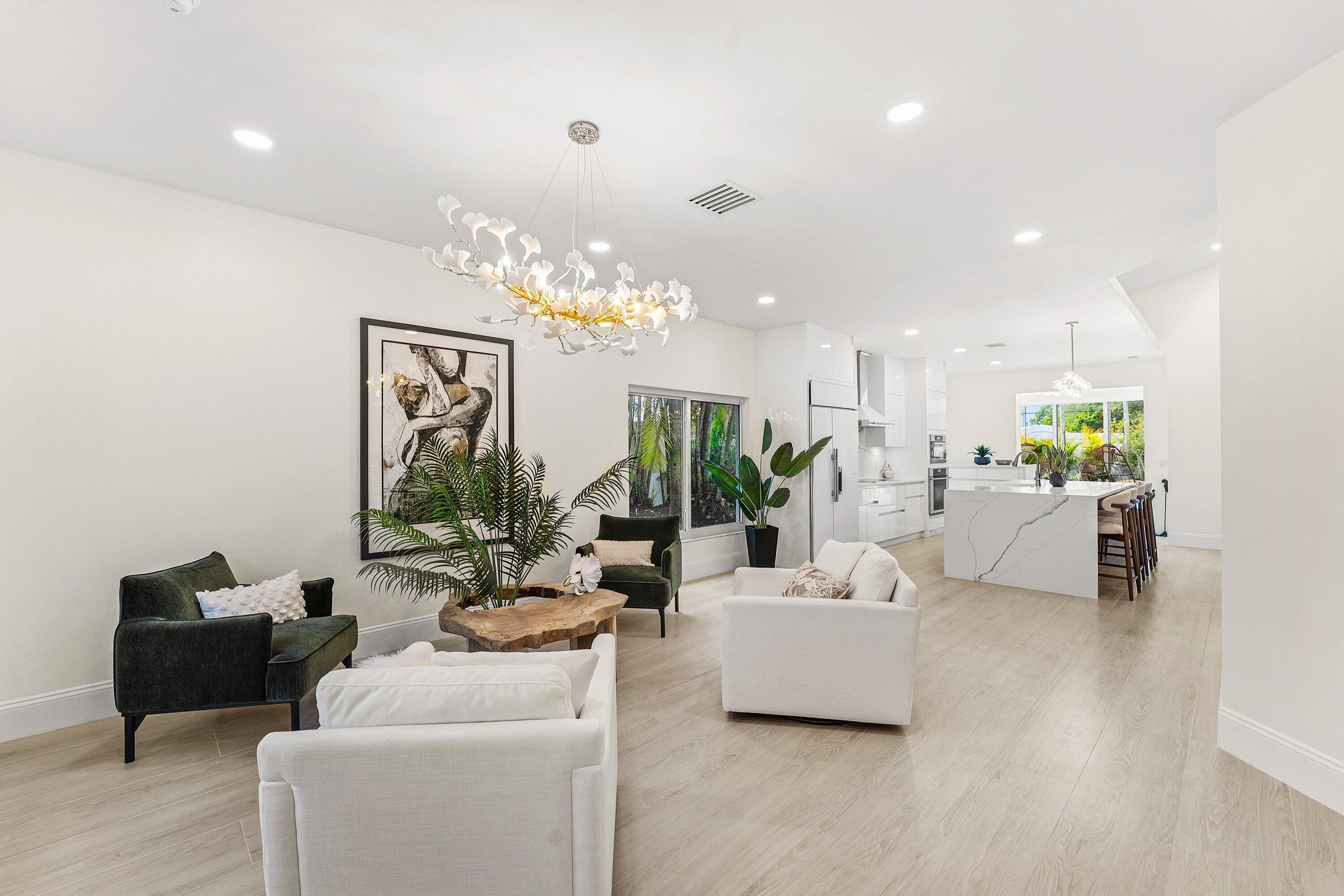 DELRAY LAKES - Residential