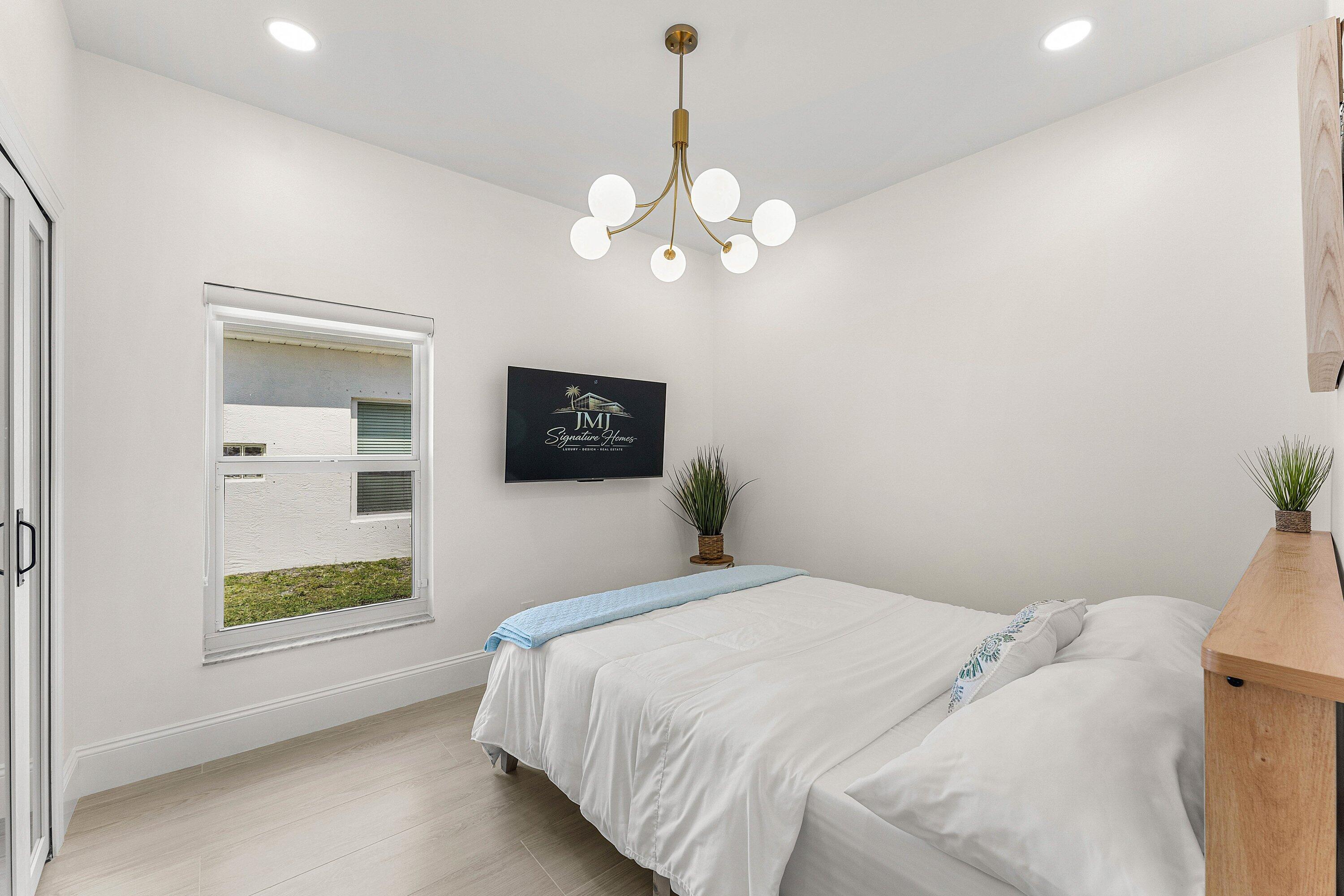 DELRAY LAKES - Residential