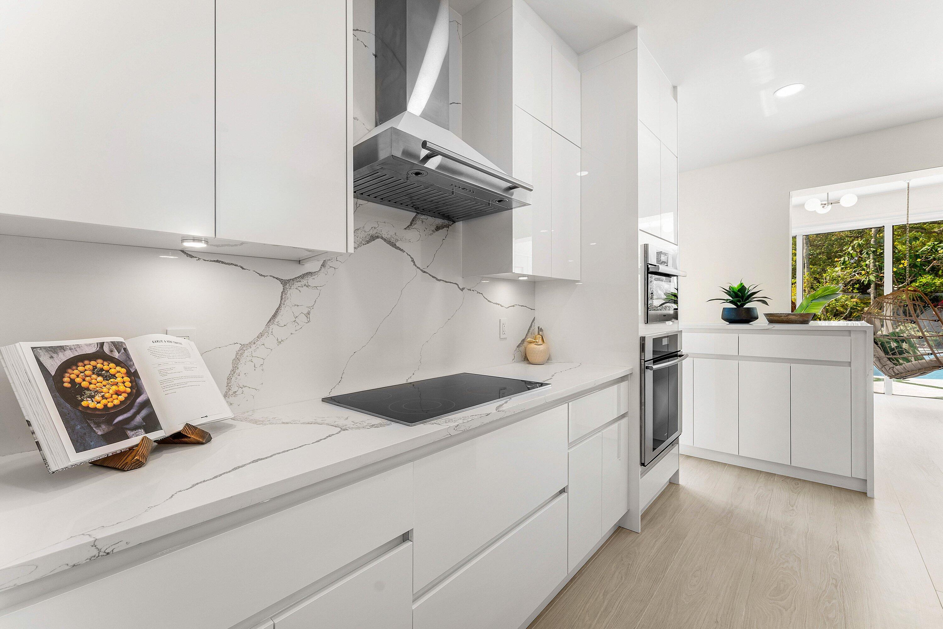 DELRAY LAKES - Residential