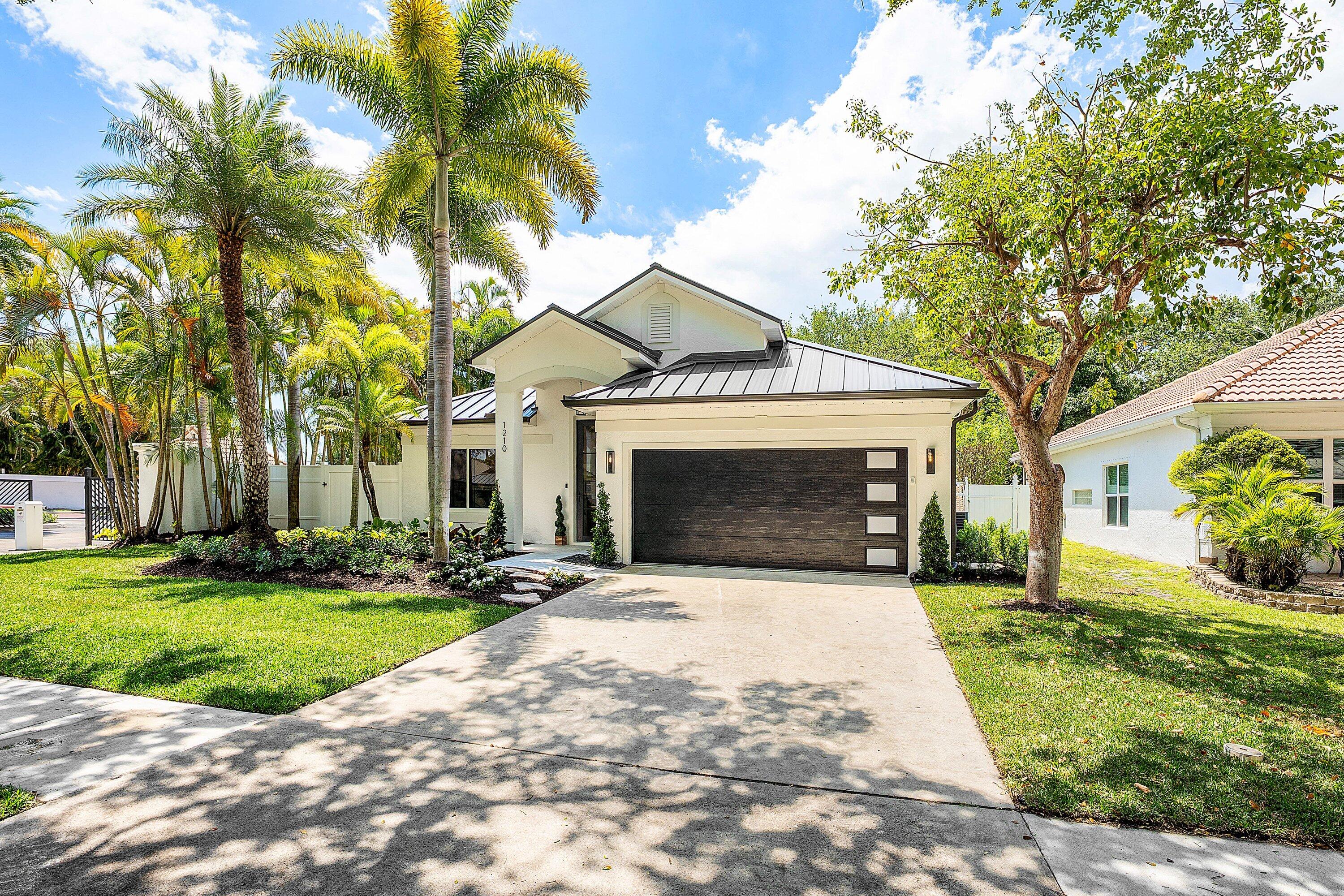 DELRAY LAKES - Residential