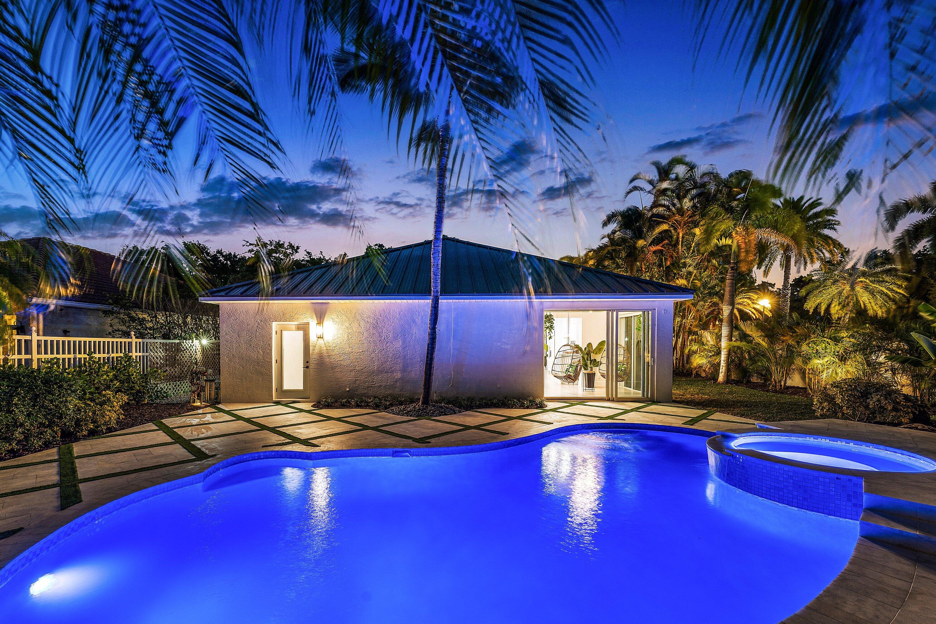 DELRAY LAKES - Residential