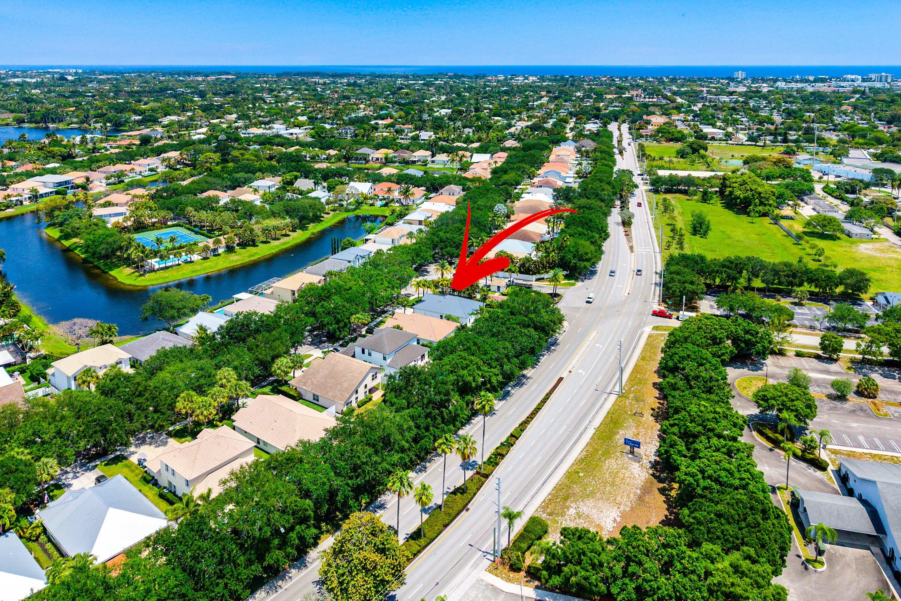 DELRAY LAKES - Residential