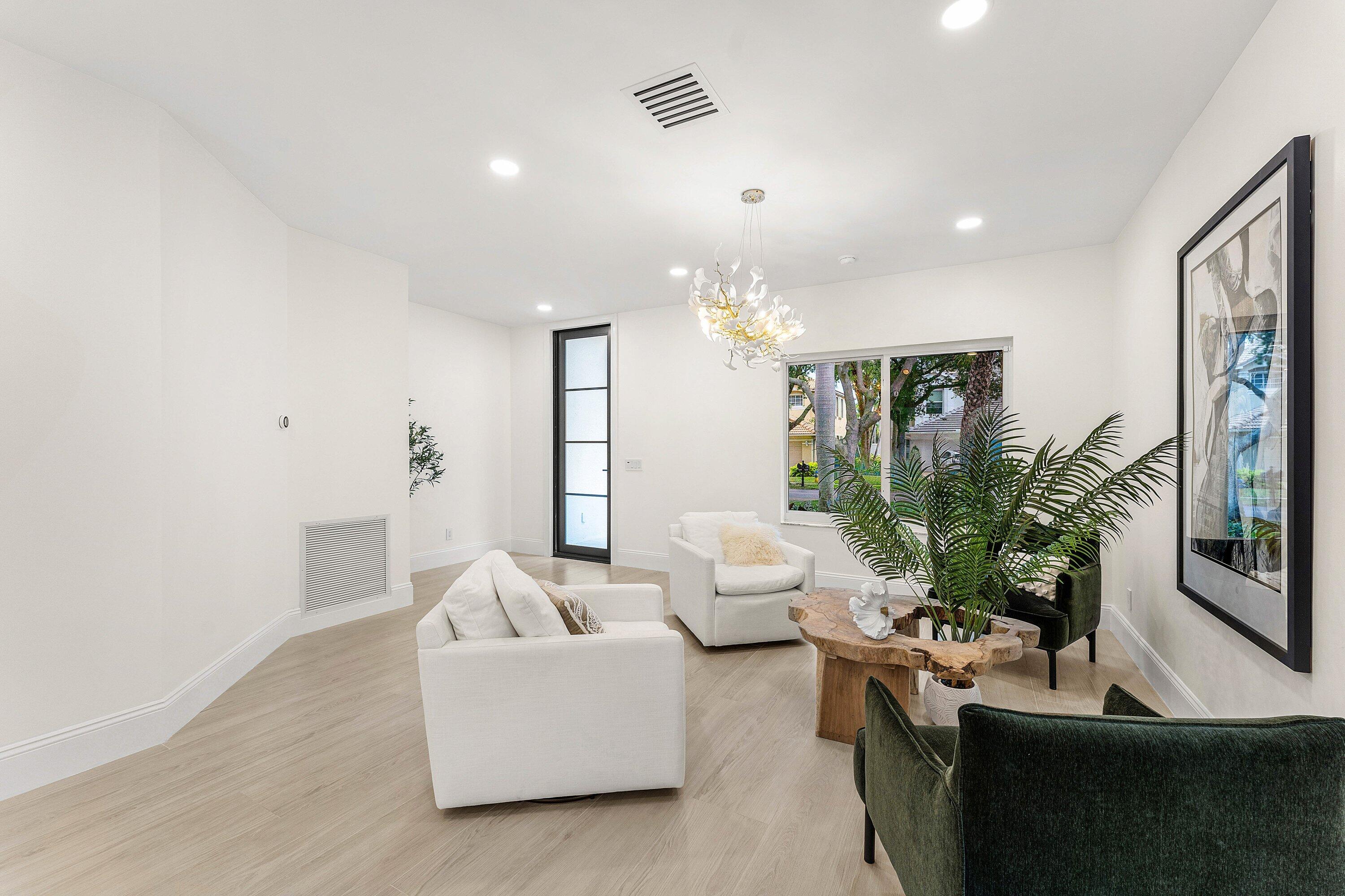 DELRAY LAKES - Residential