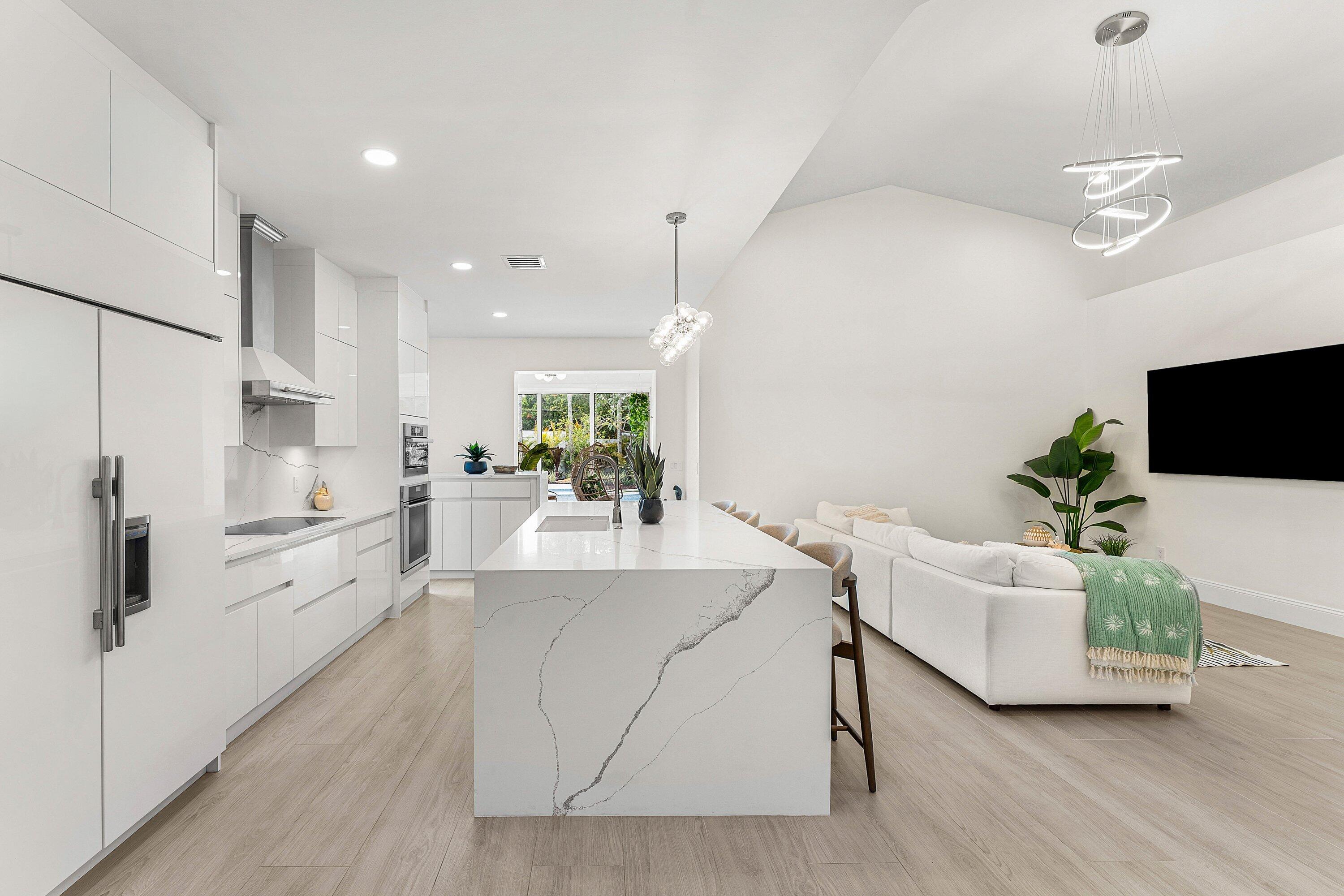 DELRAY LAKES - Residential