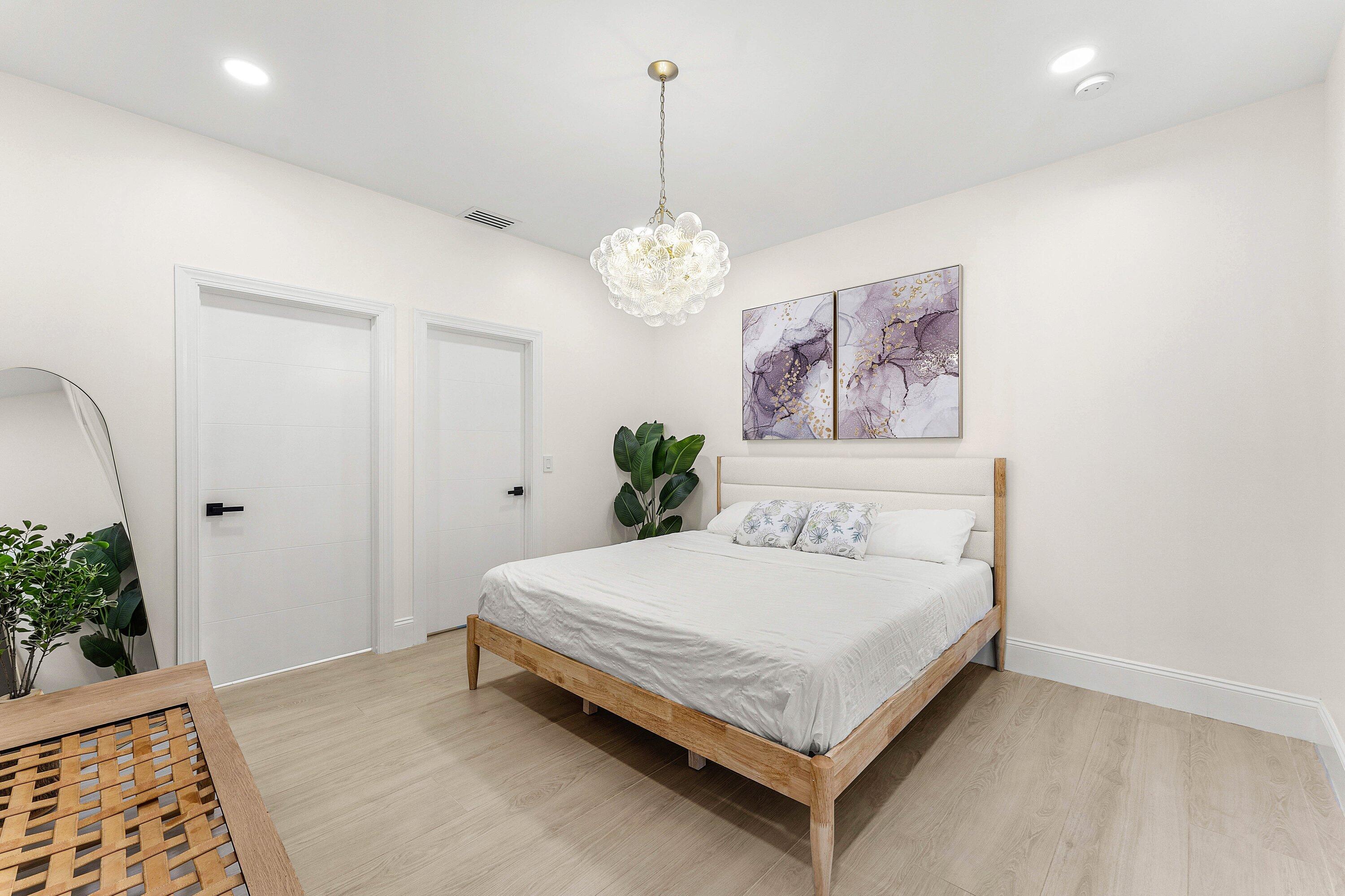DELRAY LAKES - Residential