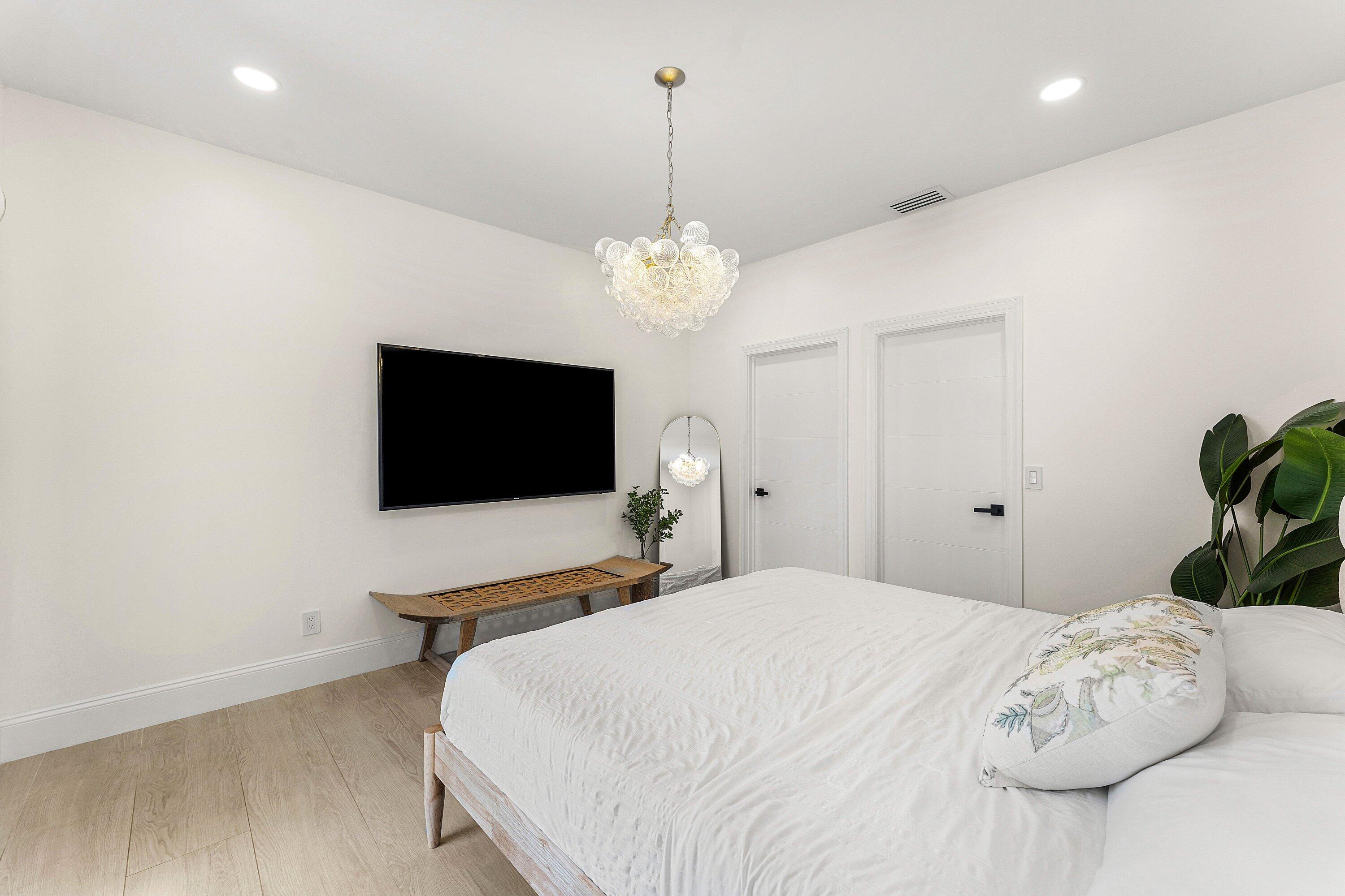 DELRAY LAKES - Residential