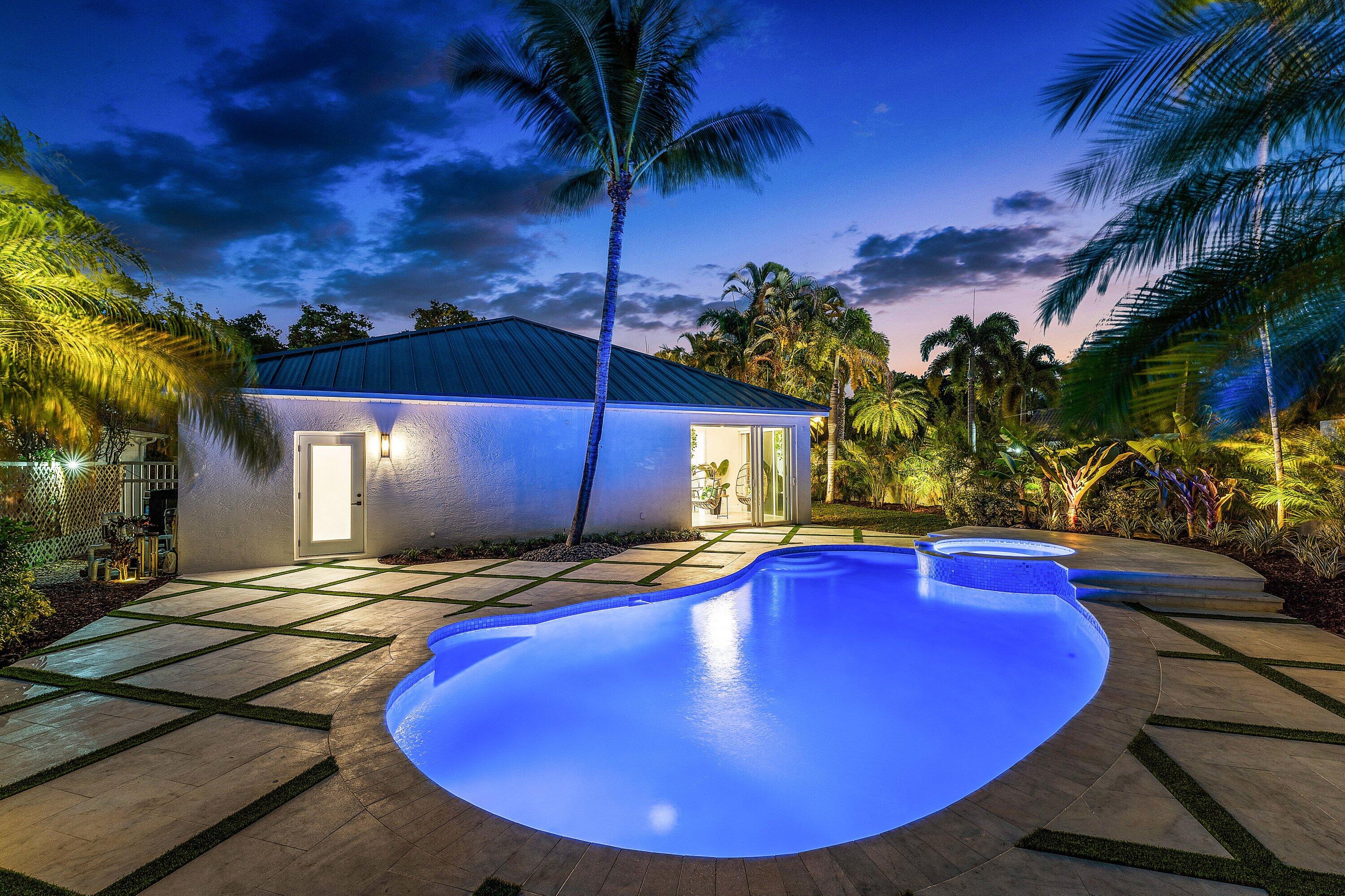 DELRAY LAKES - Residential