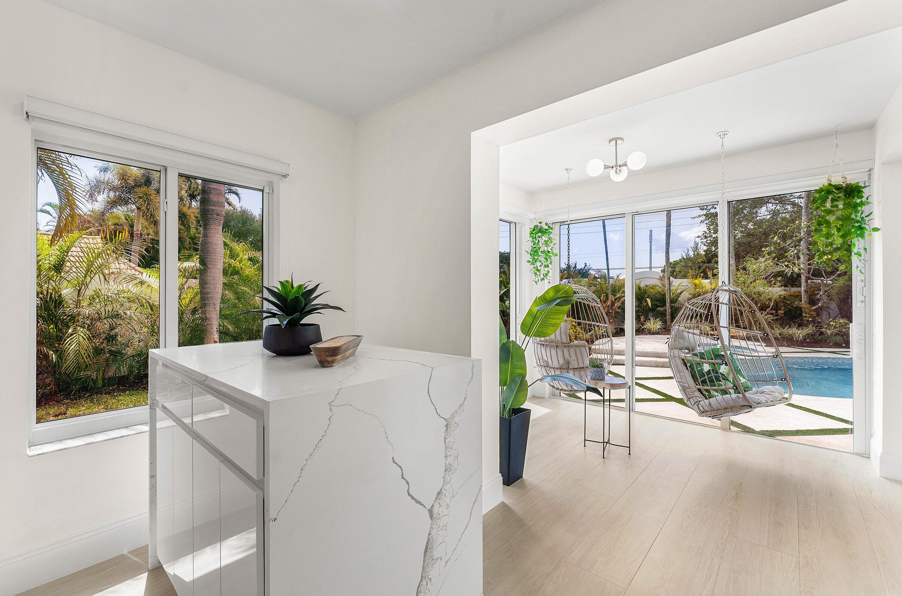 DELRAY LAKES - Residential
