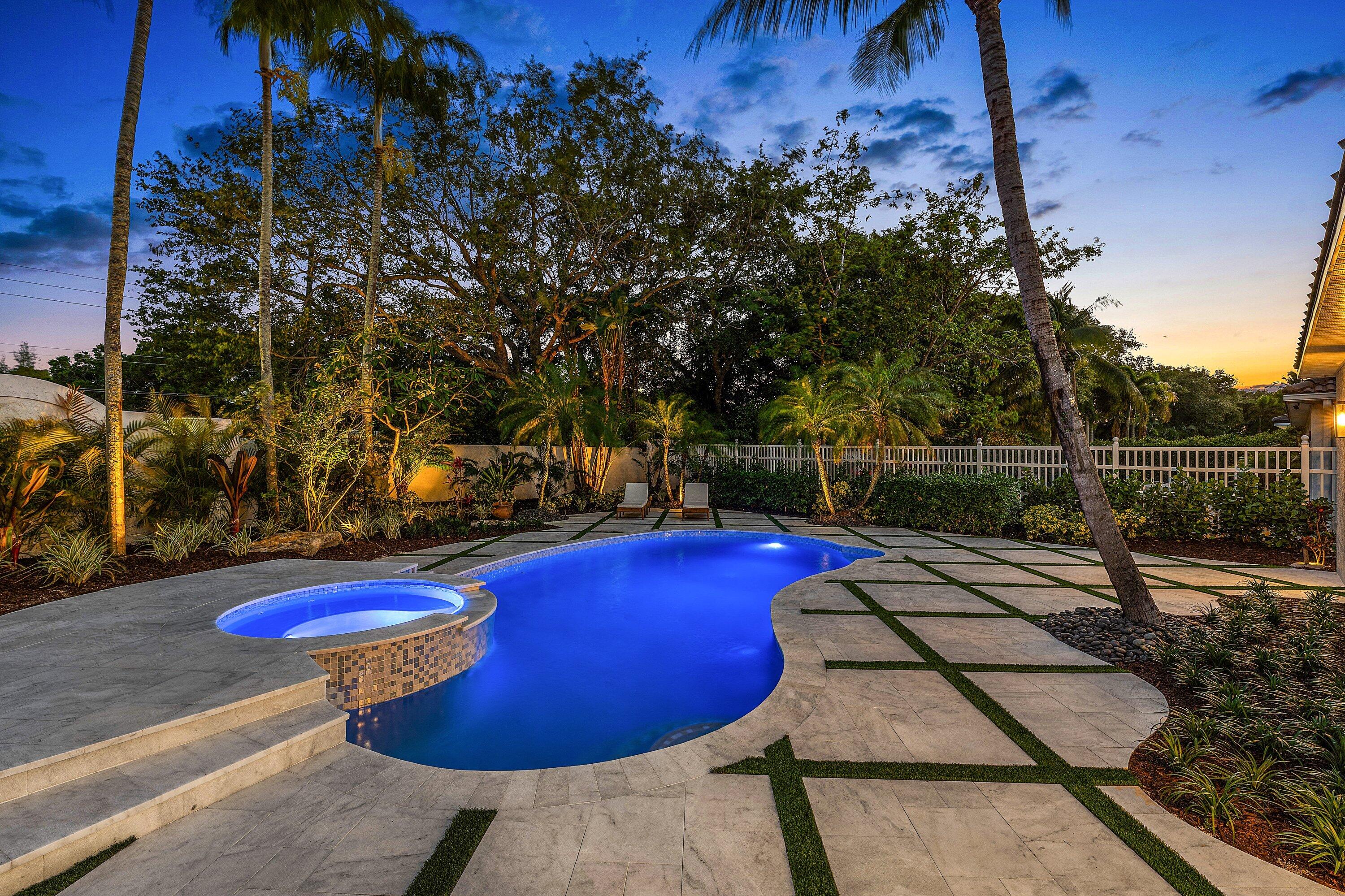 DELRAY LAKES - Residential