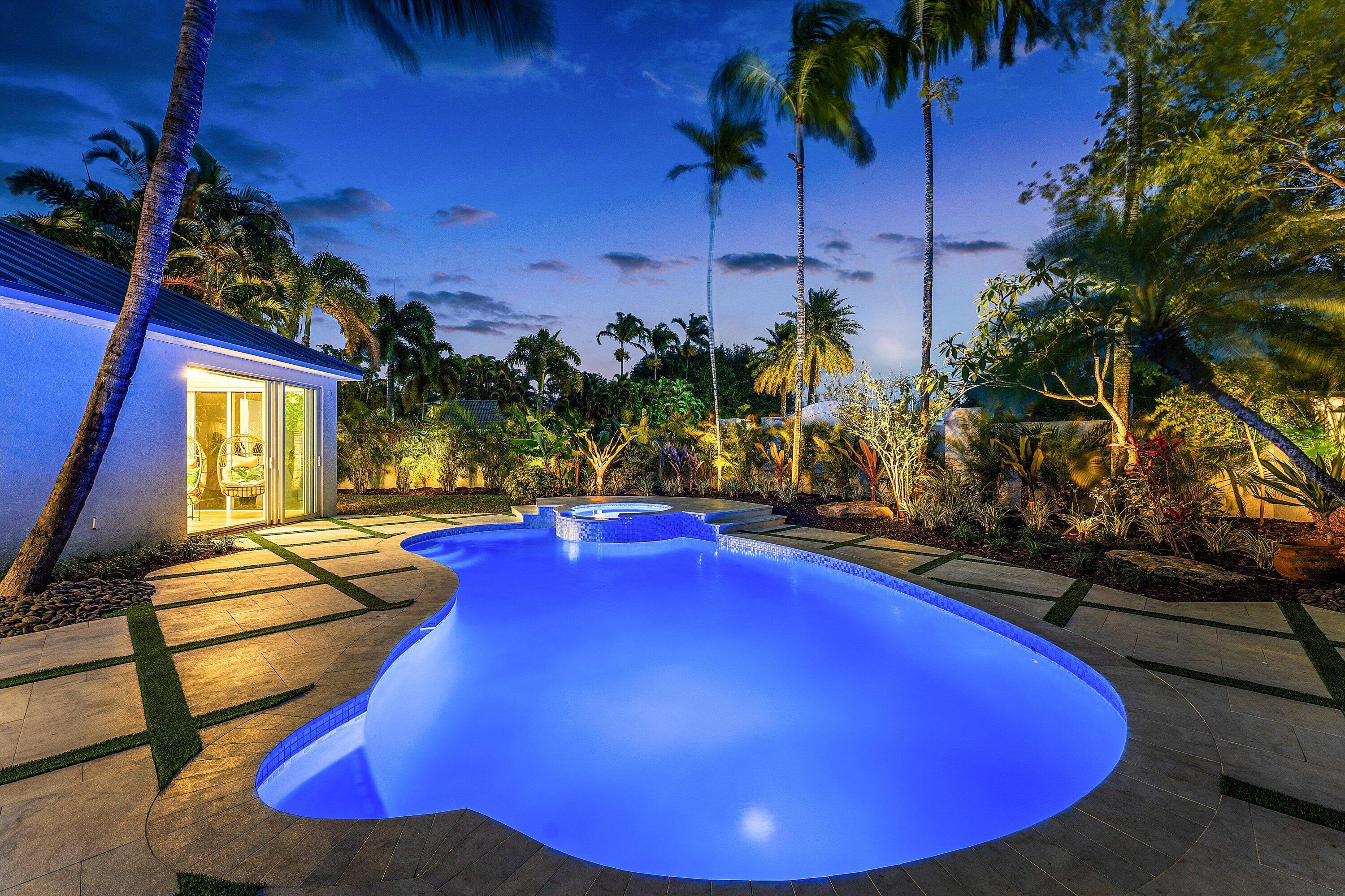 DELRAY LAKES - Residential