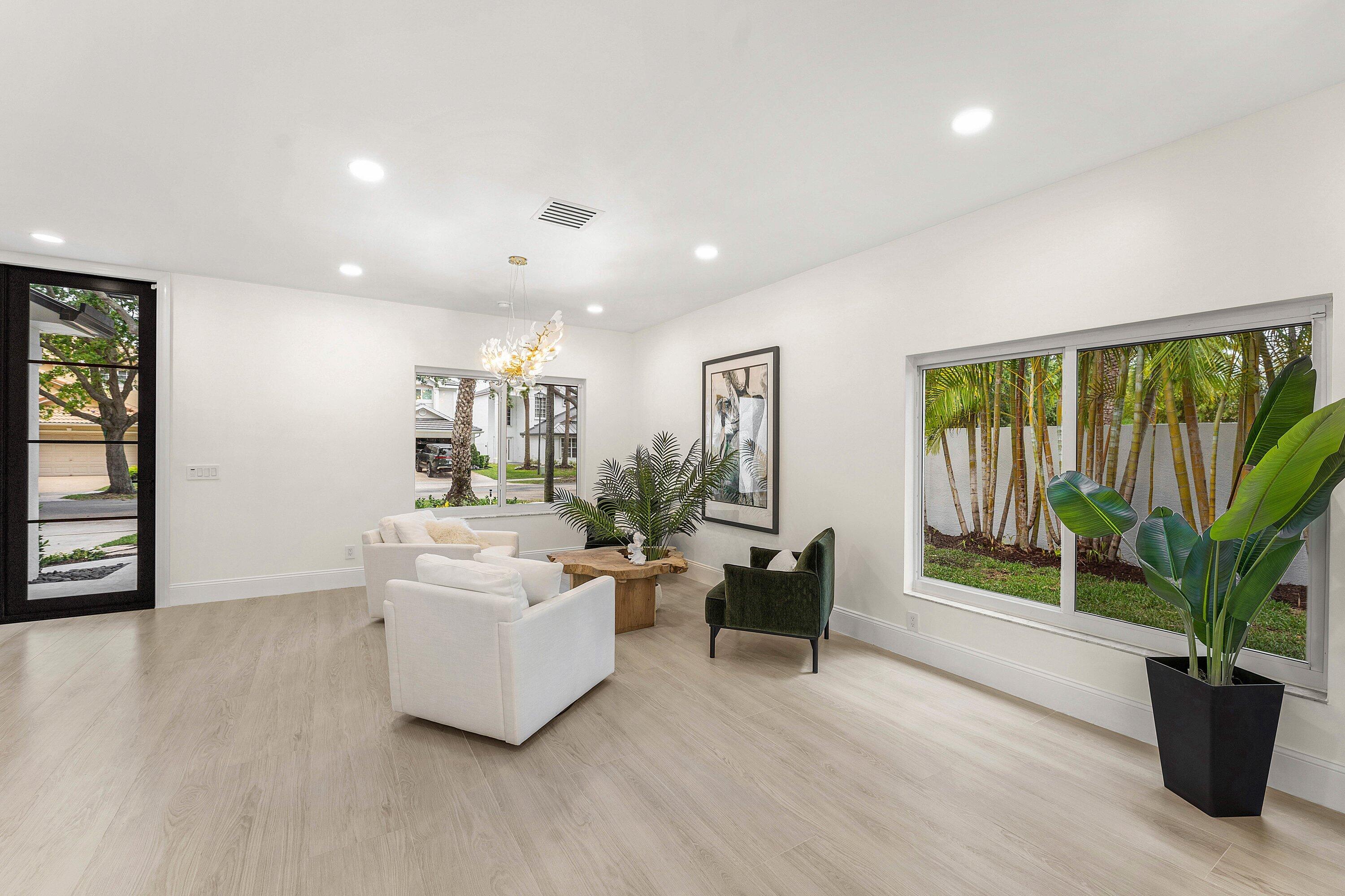 DELRAY LAKES - Residential